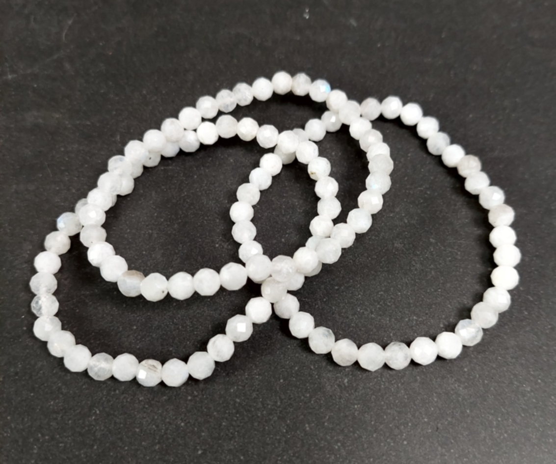 Fasettslipad  Regnbåges Månsten Armband på elastisk tråd- 6mm Pärlor 