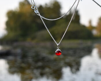 SVALÖ LINGON -  halsband i rött