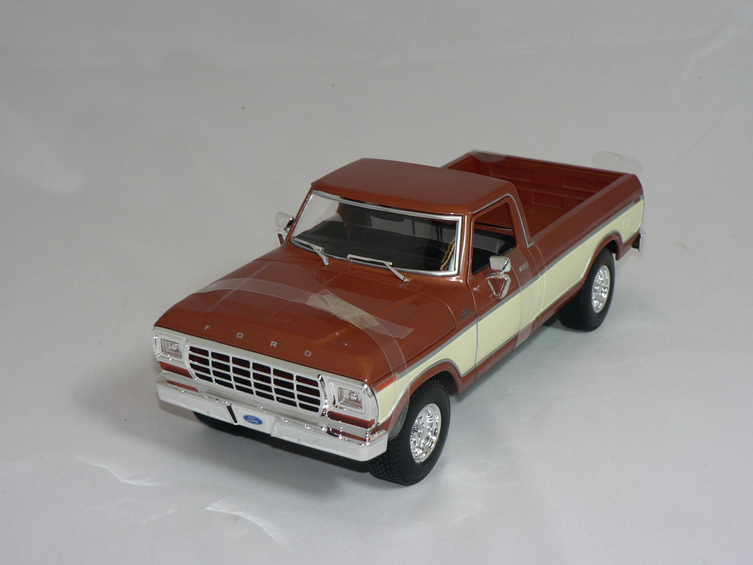 Ford F150 Pick Up  1979  1:18  Maisto - 2