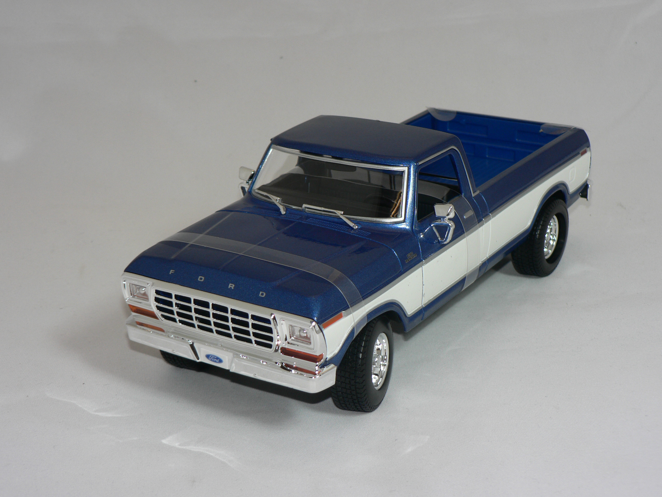Ford F150 Pick Up  1979  1:18  Maisto - 2