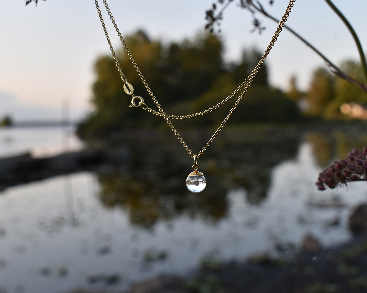 SVALÖ DROPPE- halsband i klart glas guldpläterat