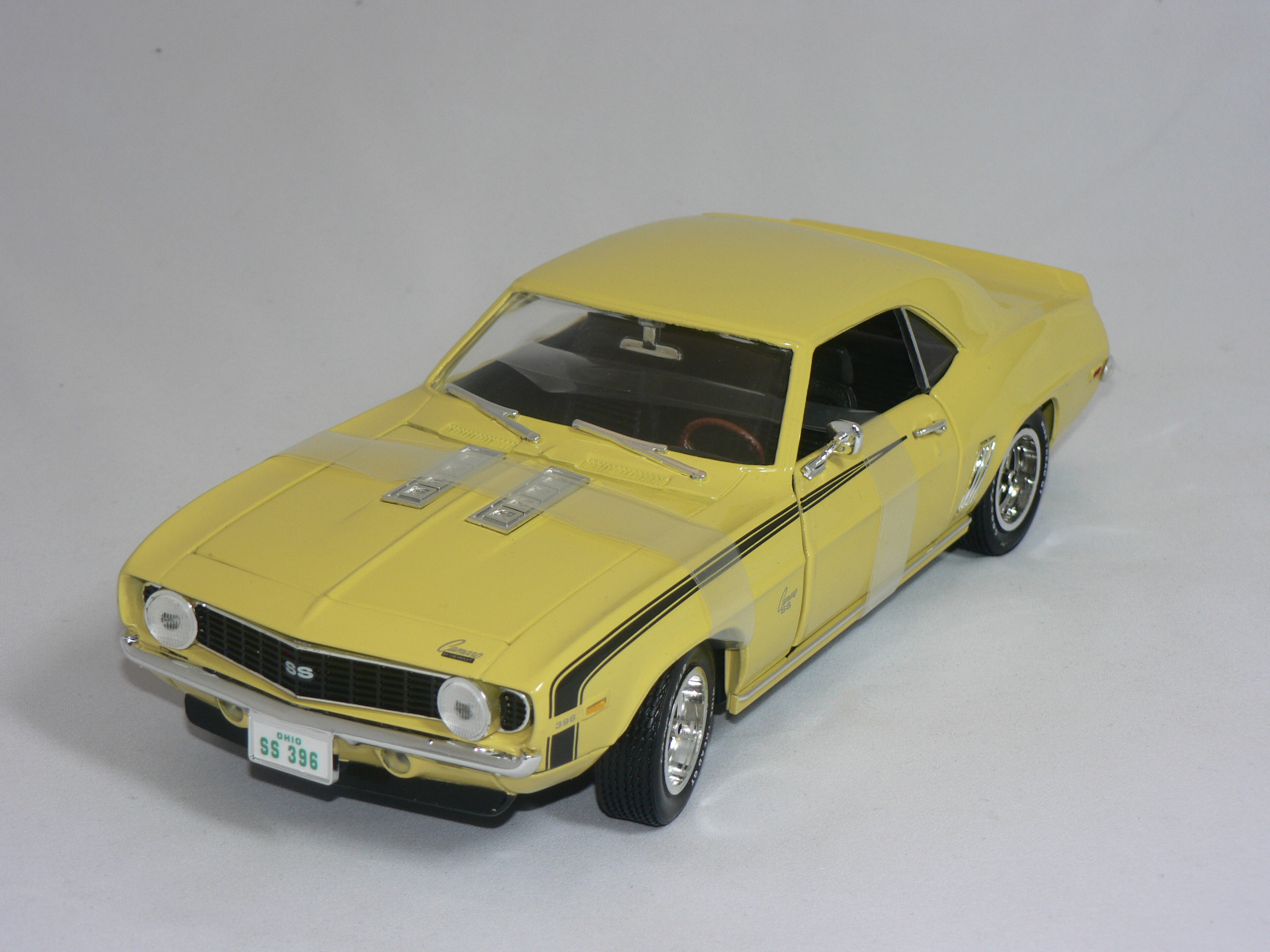 Chevrolet Camaro  1969  1:18  Ertl/Auto World - 2
