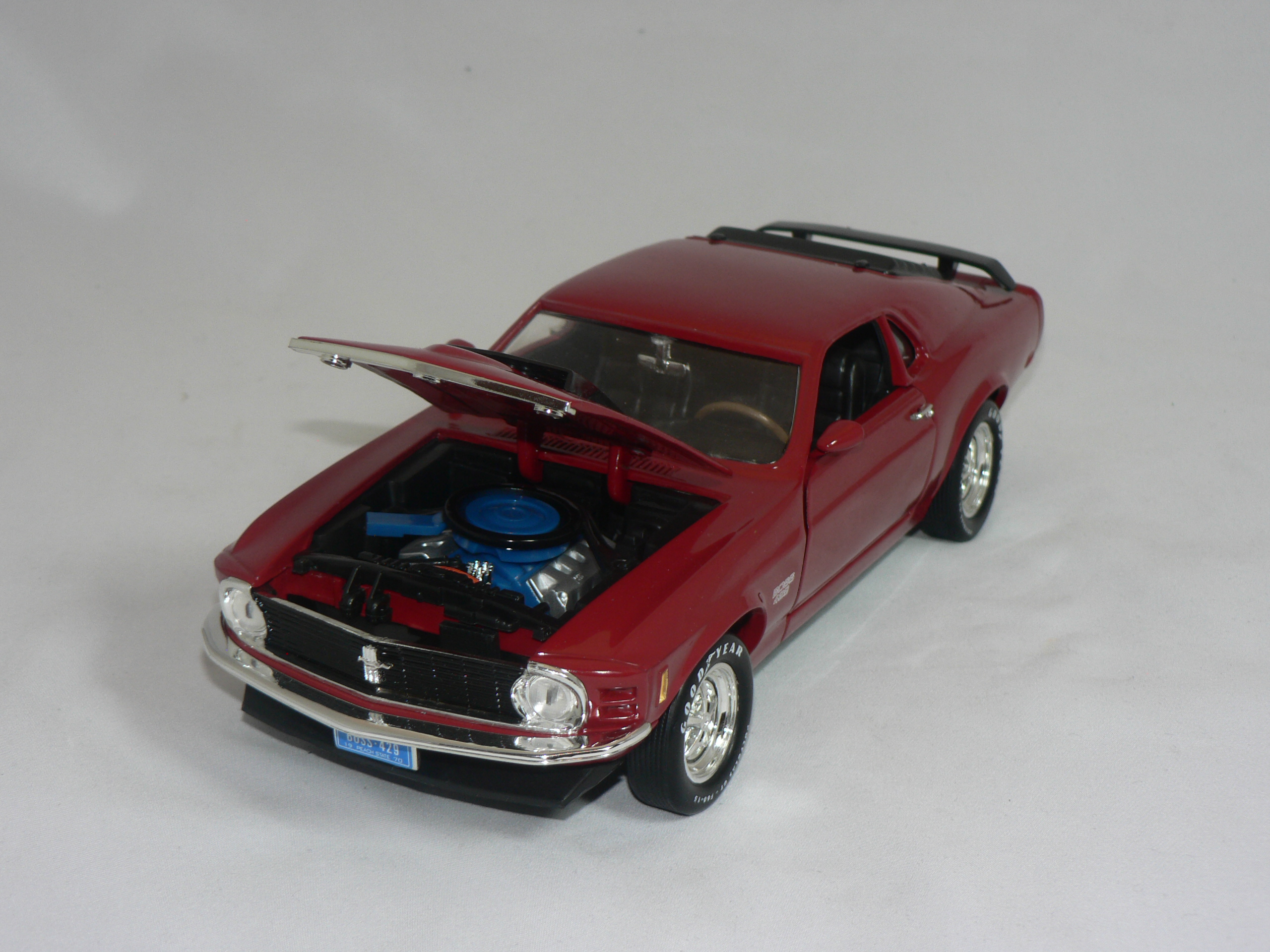 Ford Mustang  Boss 429   1970  1:18  Ertl/Auto World - 6