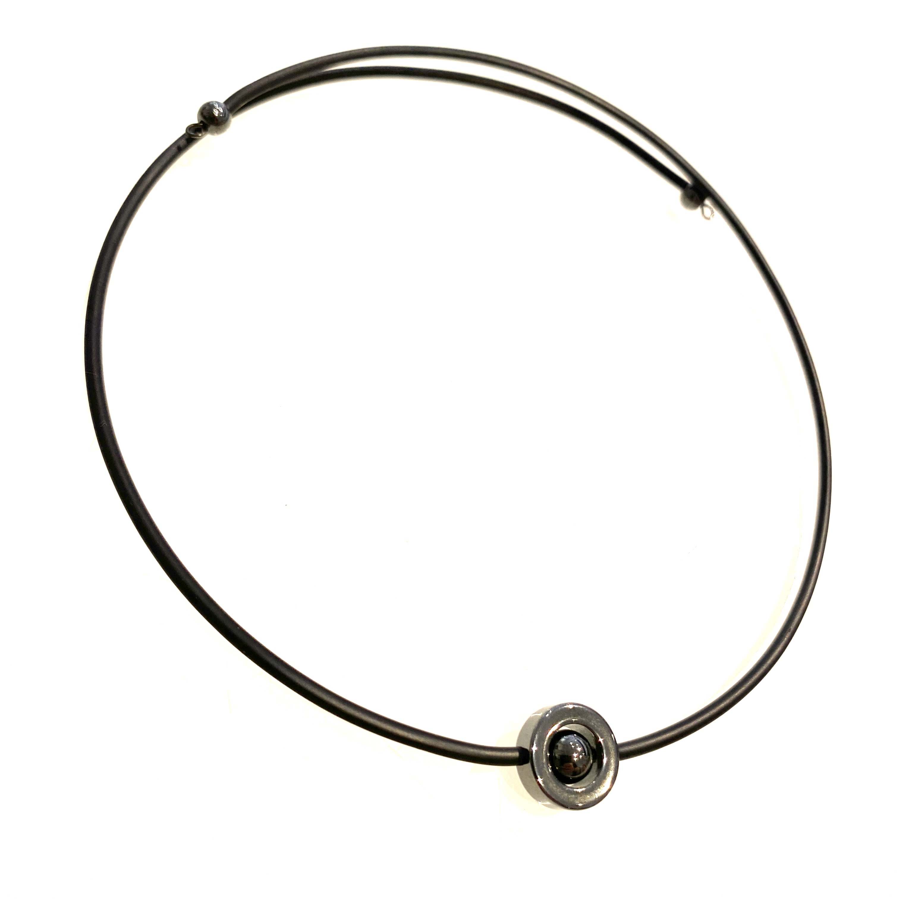 Halsband Elsa Hematit Caramelle  10 färger - 2