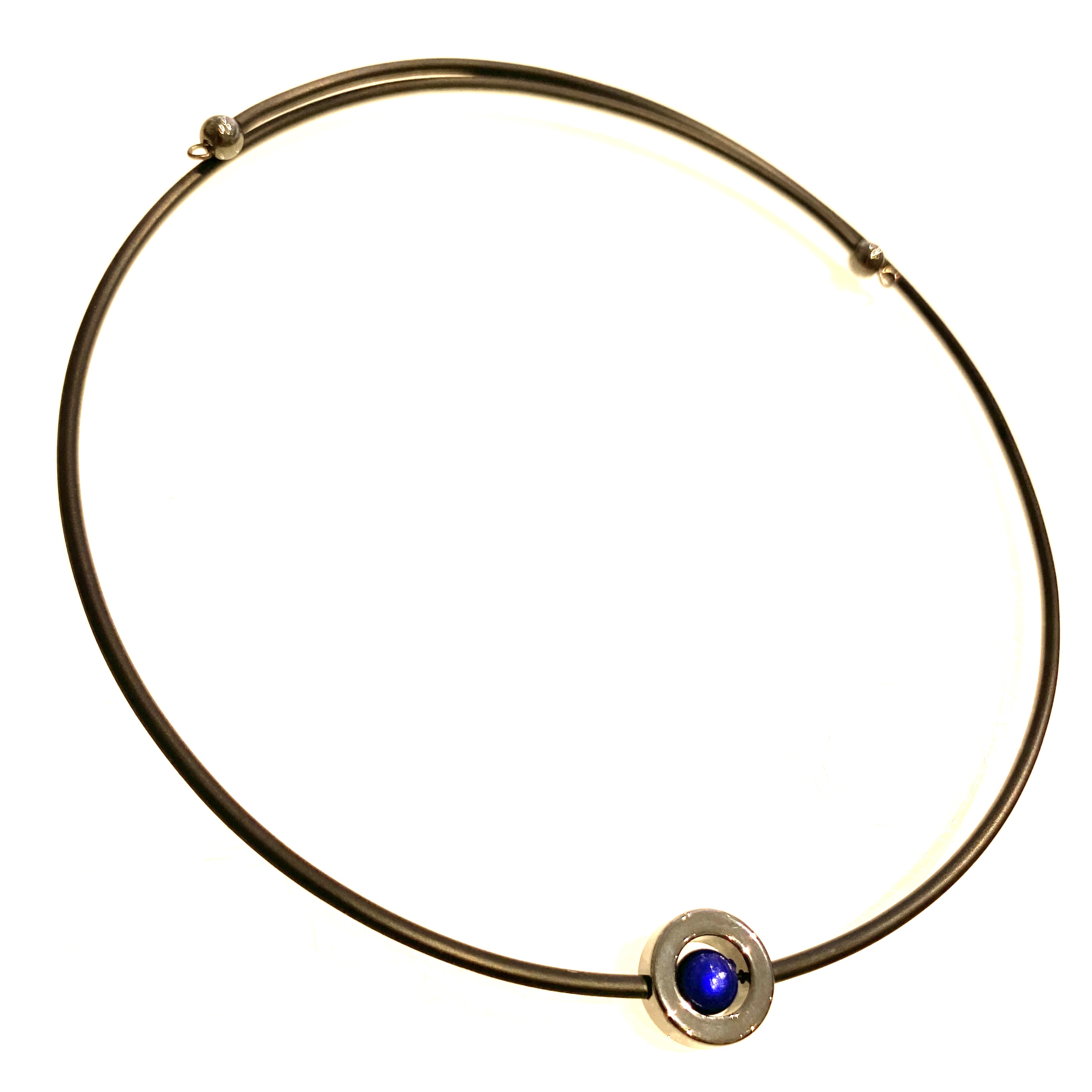 Halsband Elsa Hematit Caramelle  10 färger - 10