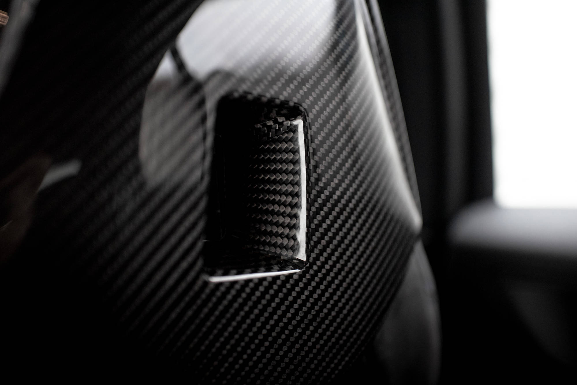 Kolfiber Nackstöd BMW 1-serie F40 M135I (Maxton) - 5