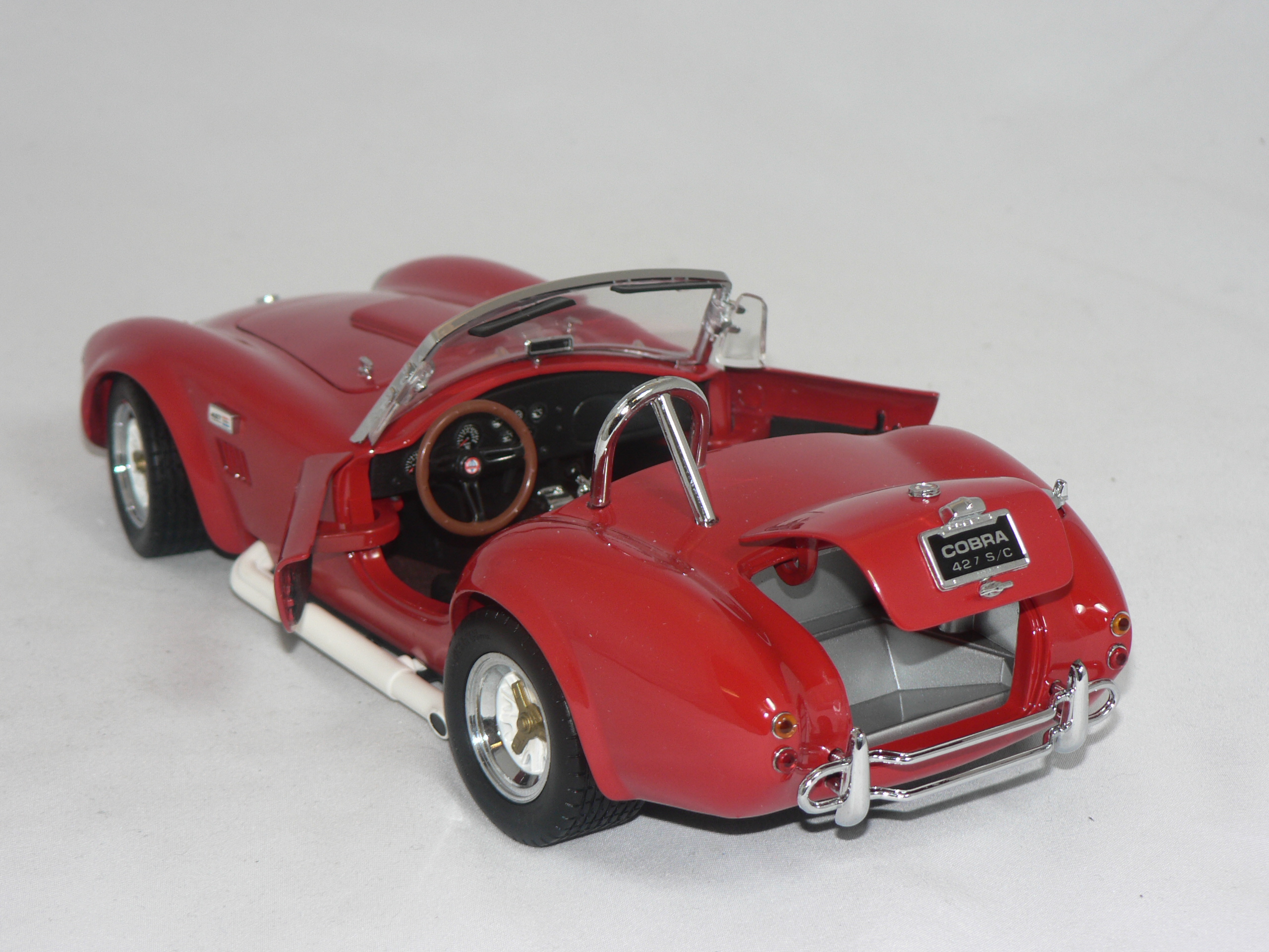 Shelby  Cobra 427  S/C    1:18  Kyosho - 4