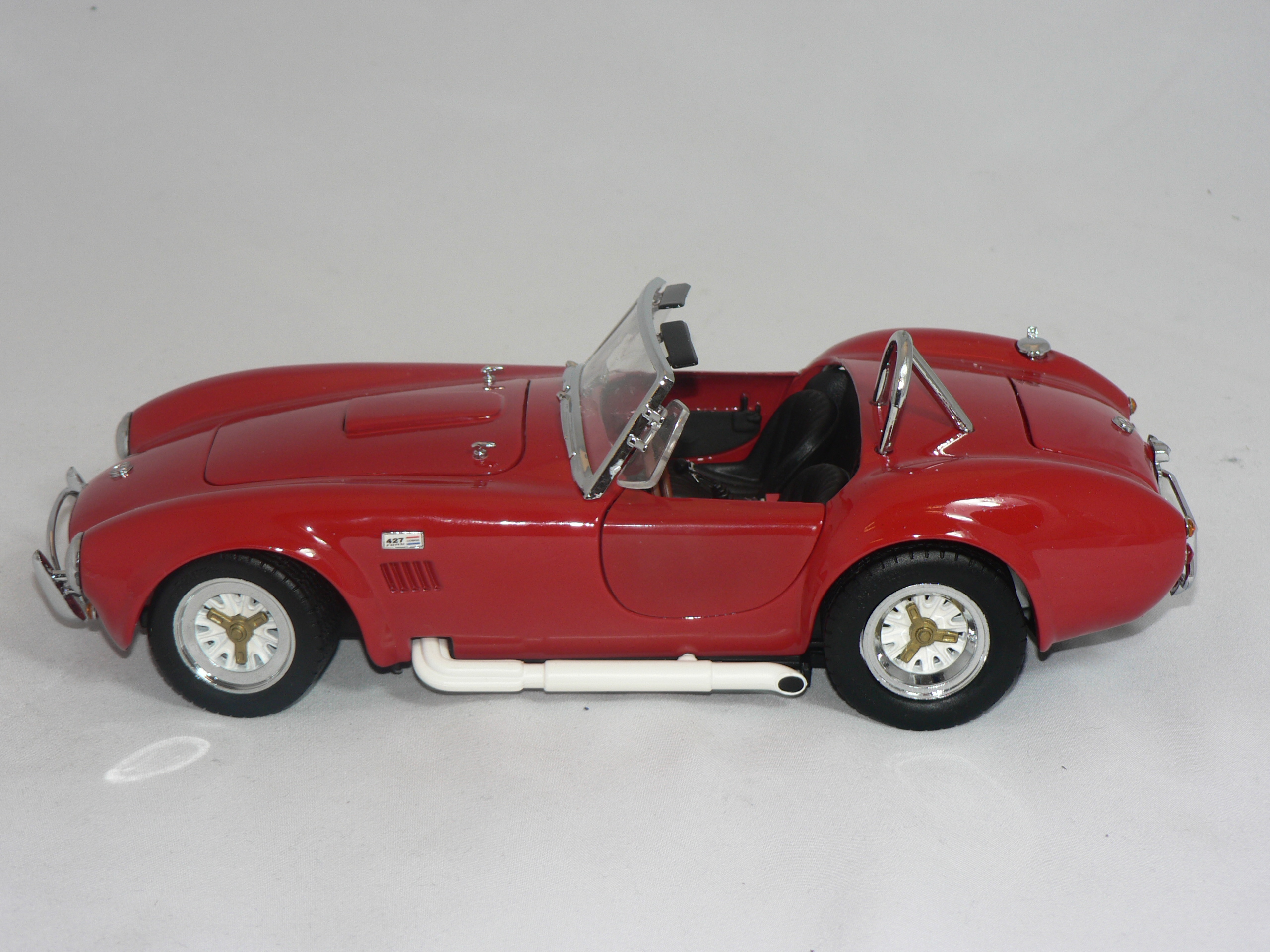 Shelby  Cobra 427  S/C    1:18  Kyosho - 5