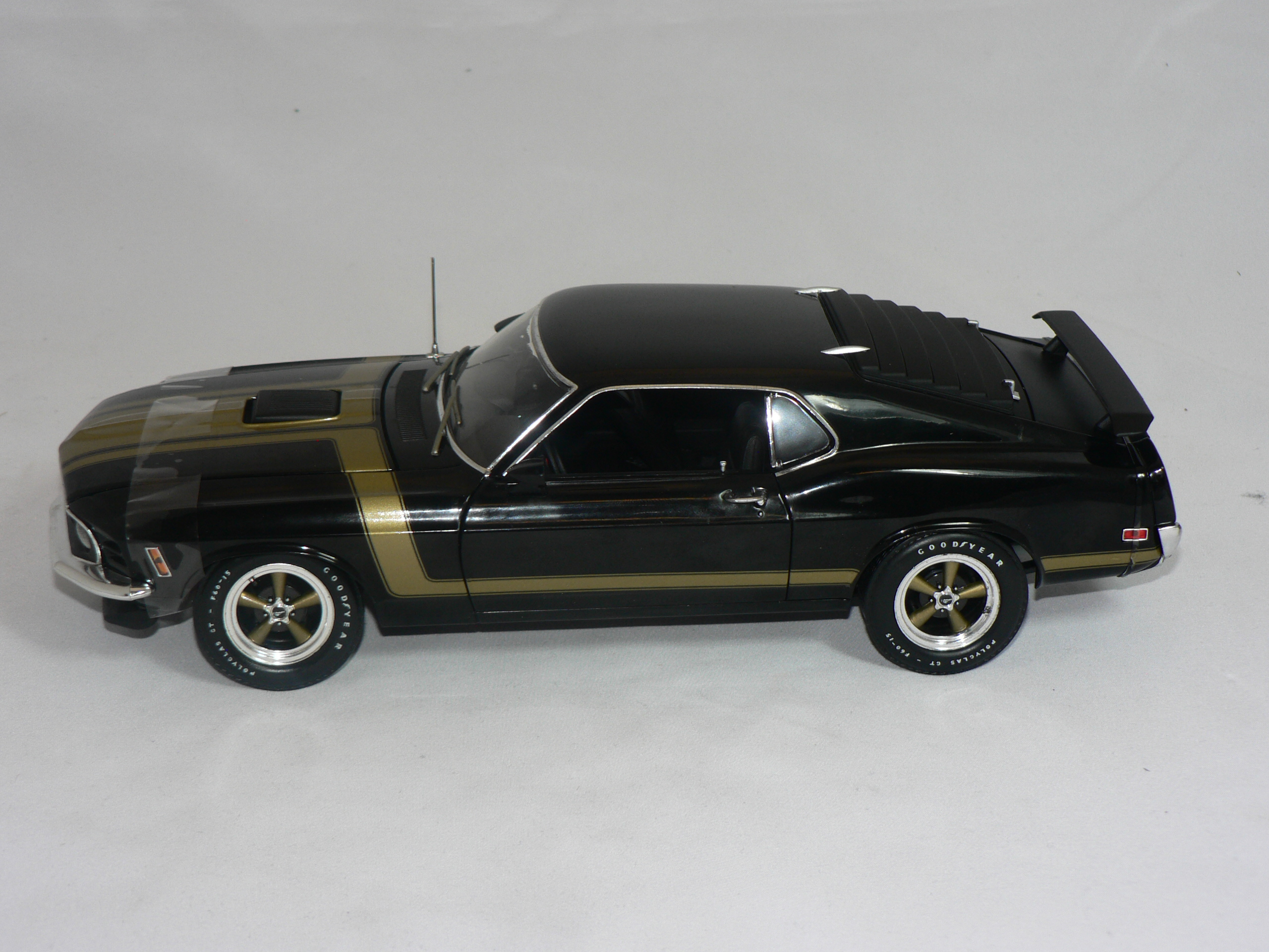 Ford Mustang  Boss 302   1970  1:18  Higway 61 - 4