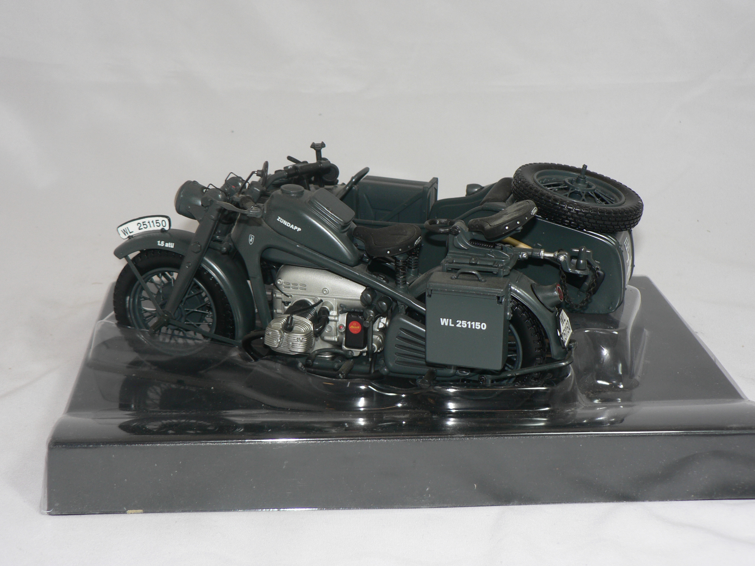 Zundapp KS 750 + sidovagn  1941  Skala  1:10 - 3