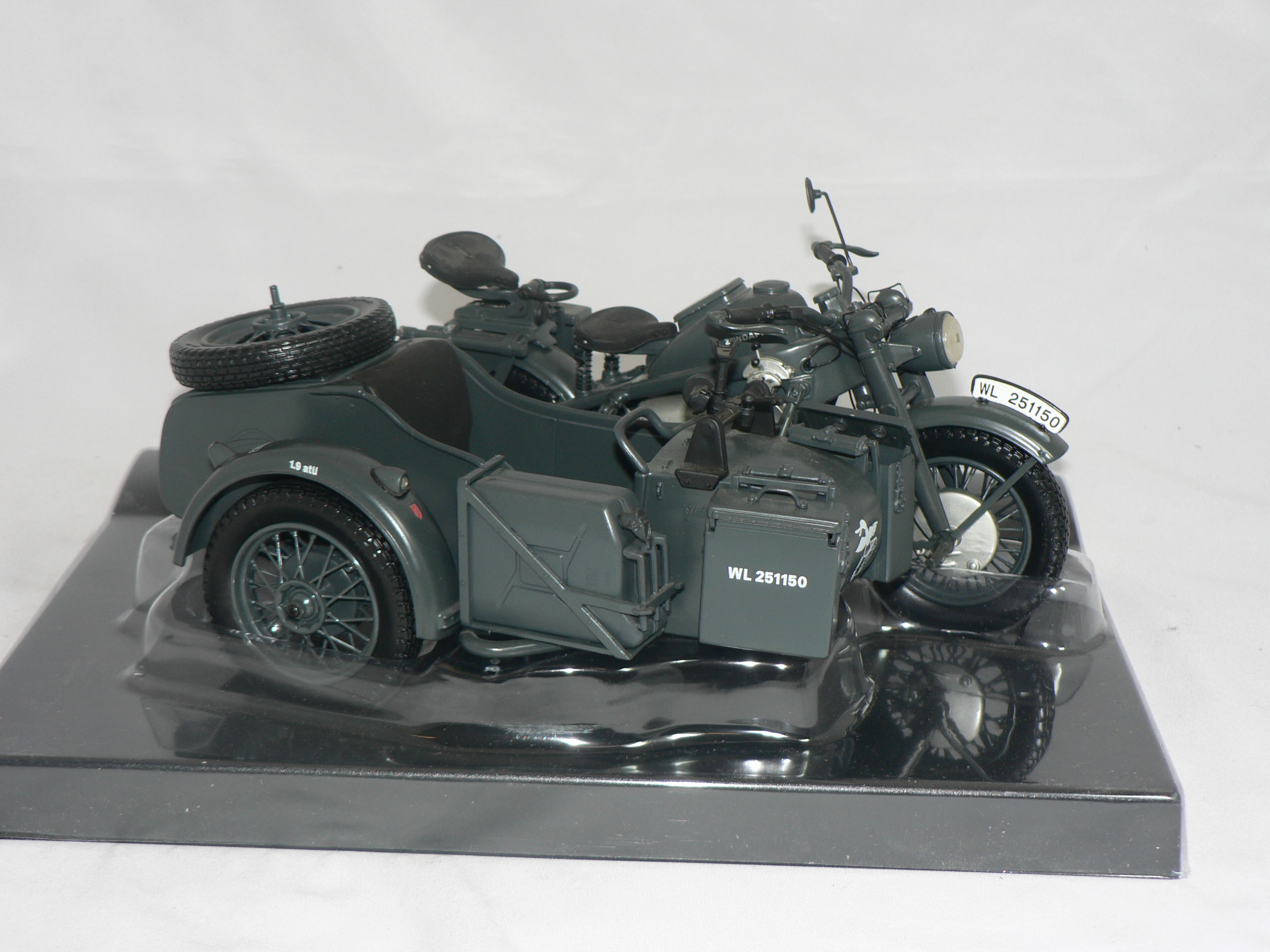 Zundapp KS 750 + sidovagn  1941  Skala  1:10 - 5
