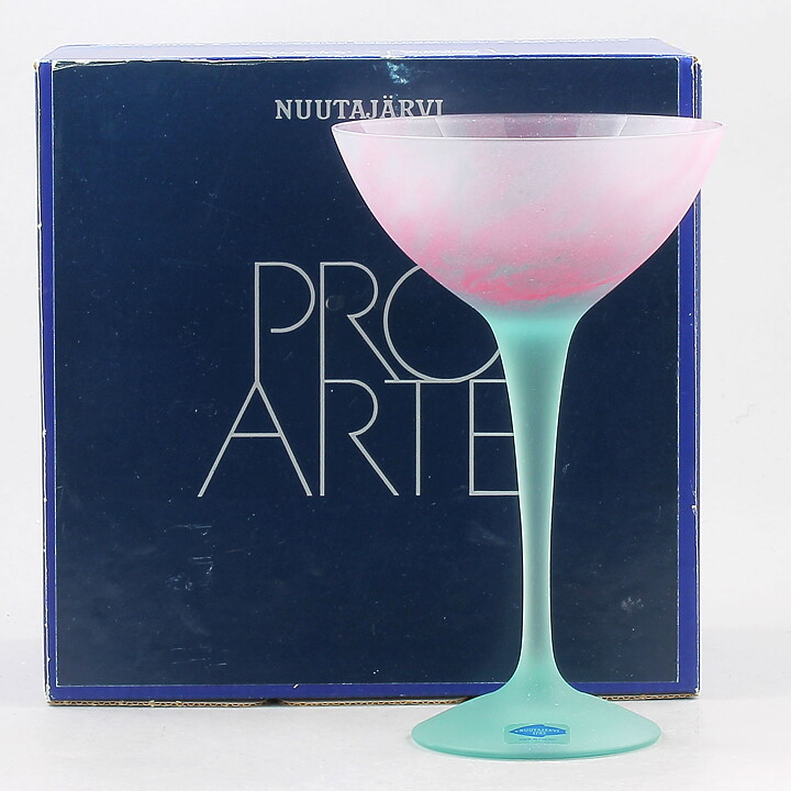 オイバ・トイッカ  Pro Arteシリーズ  グリーン／ピンクのグラス  18cm  1988年〈箱付き〉