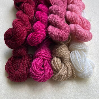 Yllebroderigarn Rosa – Beige nyanser PAKET TVÅ GROVLEKAR