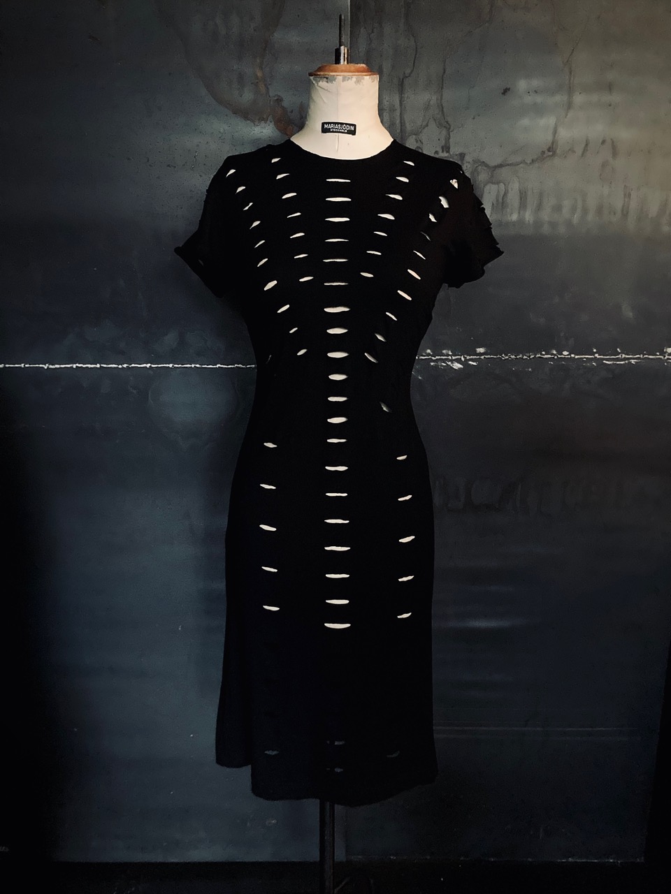 CUT DRESS NO-WASTE