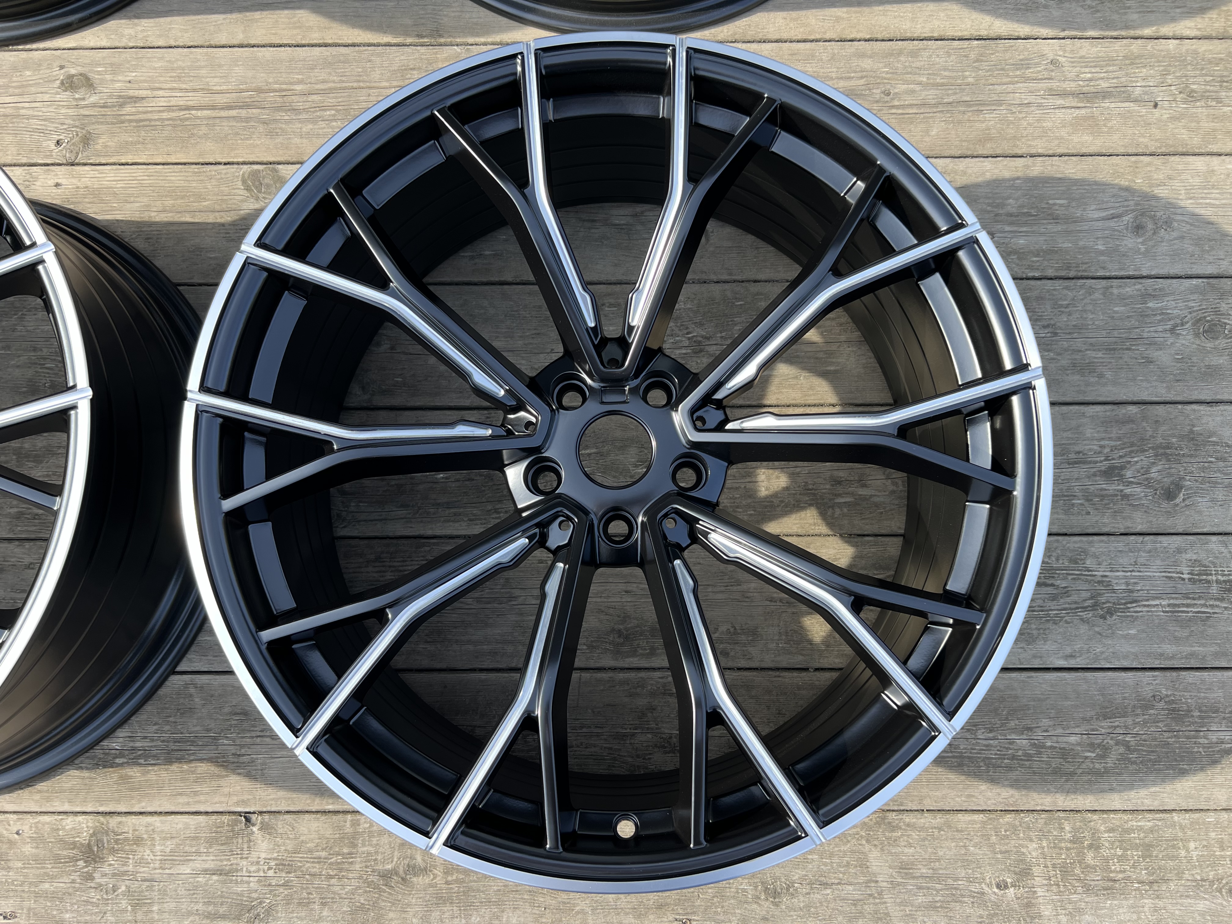 20" AG M669 Black/pol 5x120