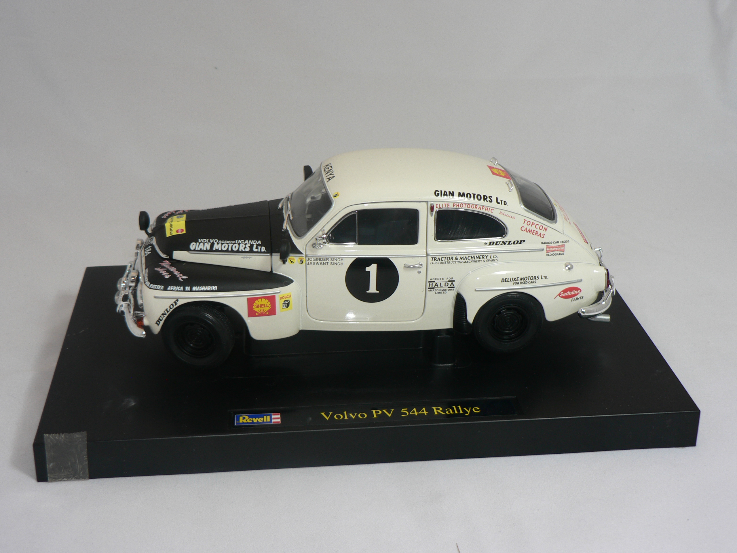 Volvo PV  544  Rally   1:18  Revell - 5