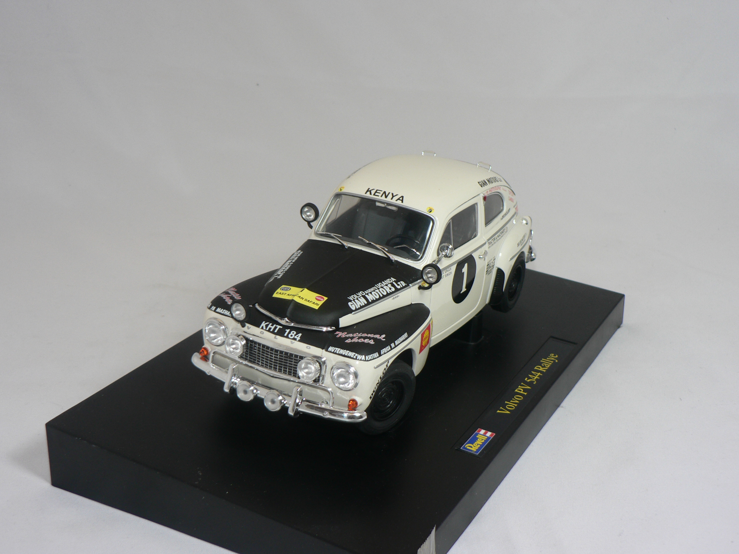 Volvo PV  544  Rally   1:18  Revell - 2