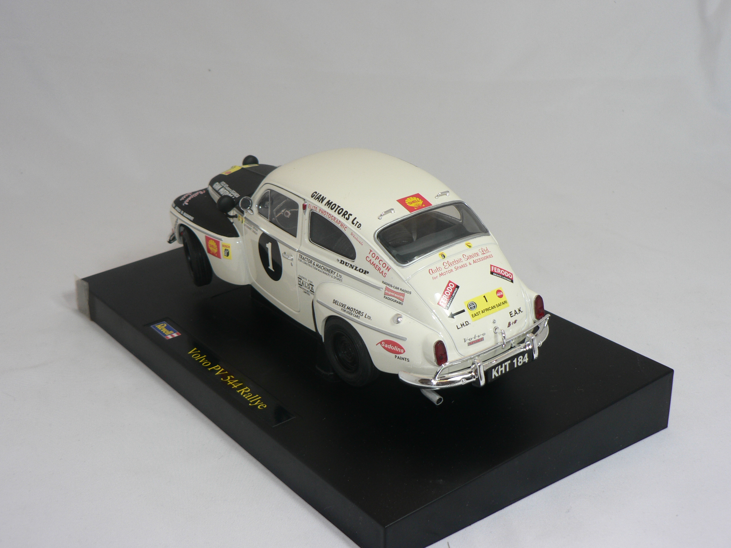 Volvo PV  544  Rally   1:18  Revell - 3