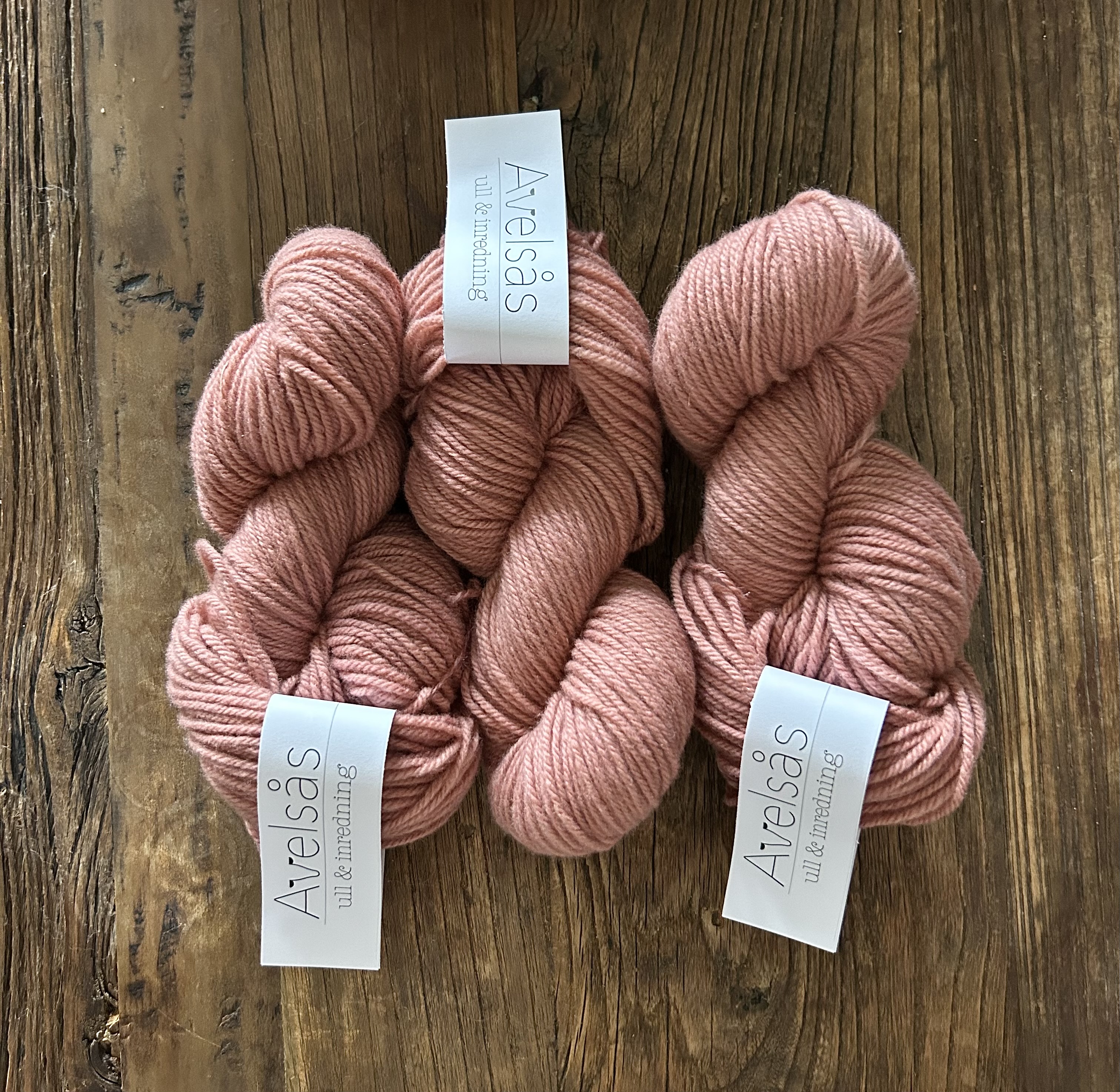 Astilbe 3-strand Jämtland yarn
