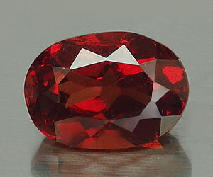 Hermosa piedra preciosa granate piropo natural ovalada de 1,34 ct