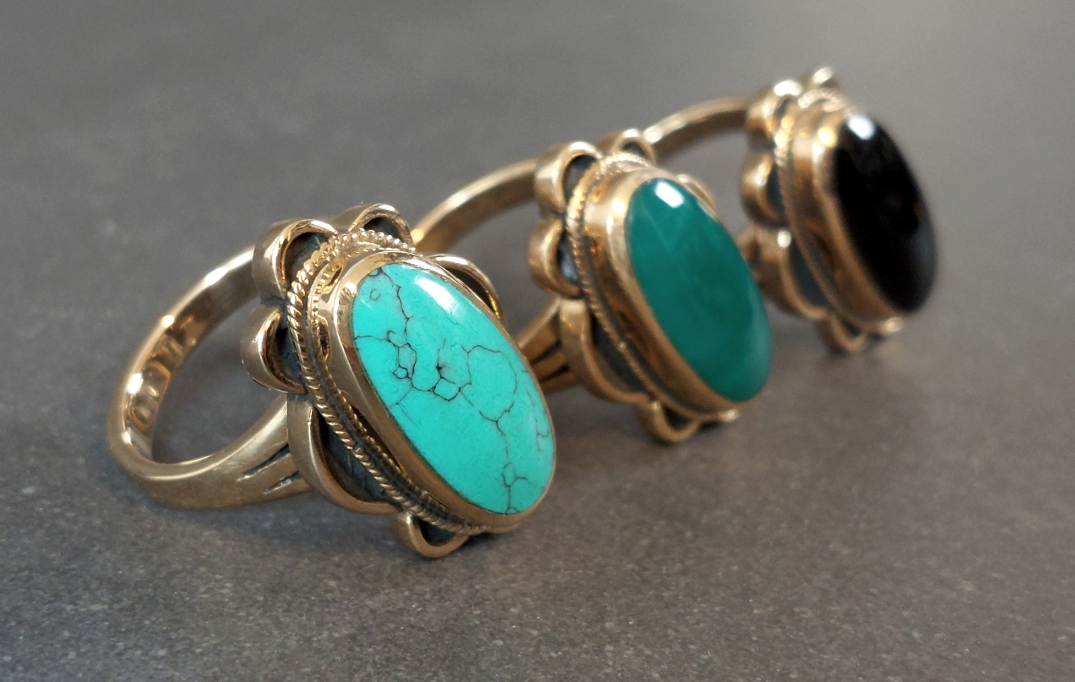Bronsring med Cabochon - 2