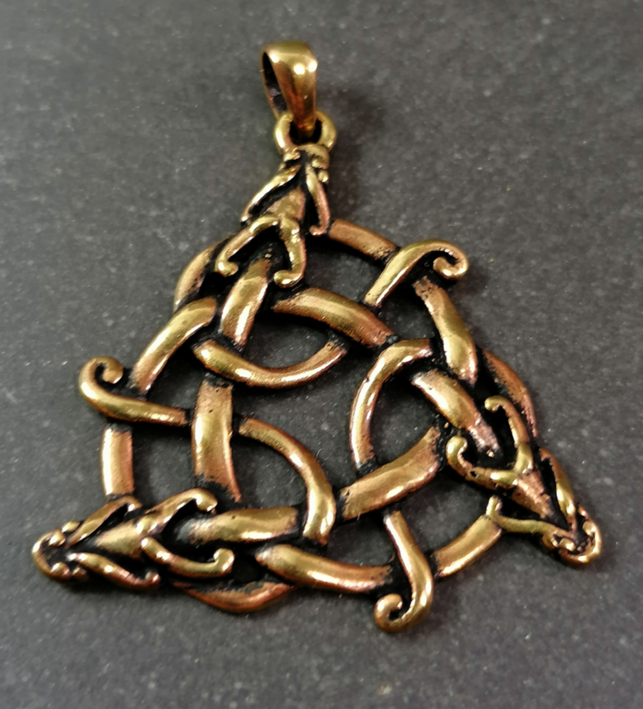 Triquetra Drake - Hänge i Brons