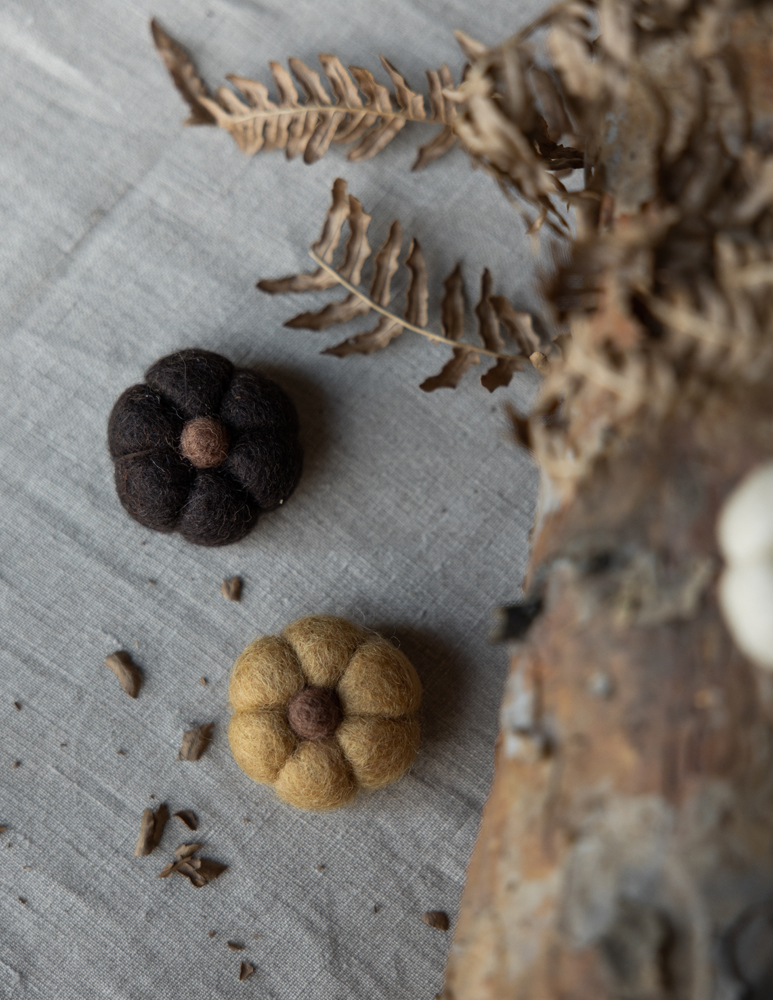 Haga Pumpkin - Decoration - Wool - Dark Brown - 2
