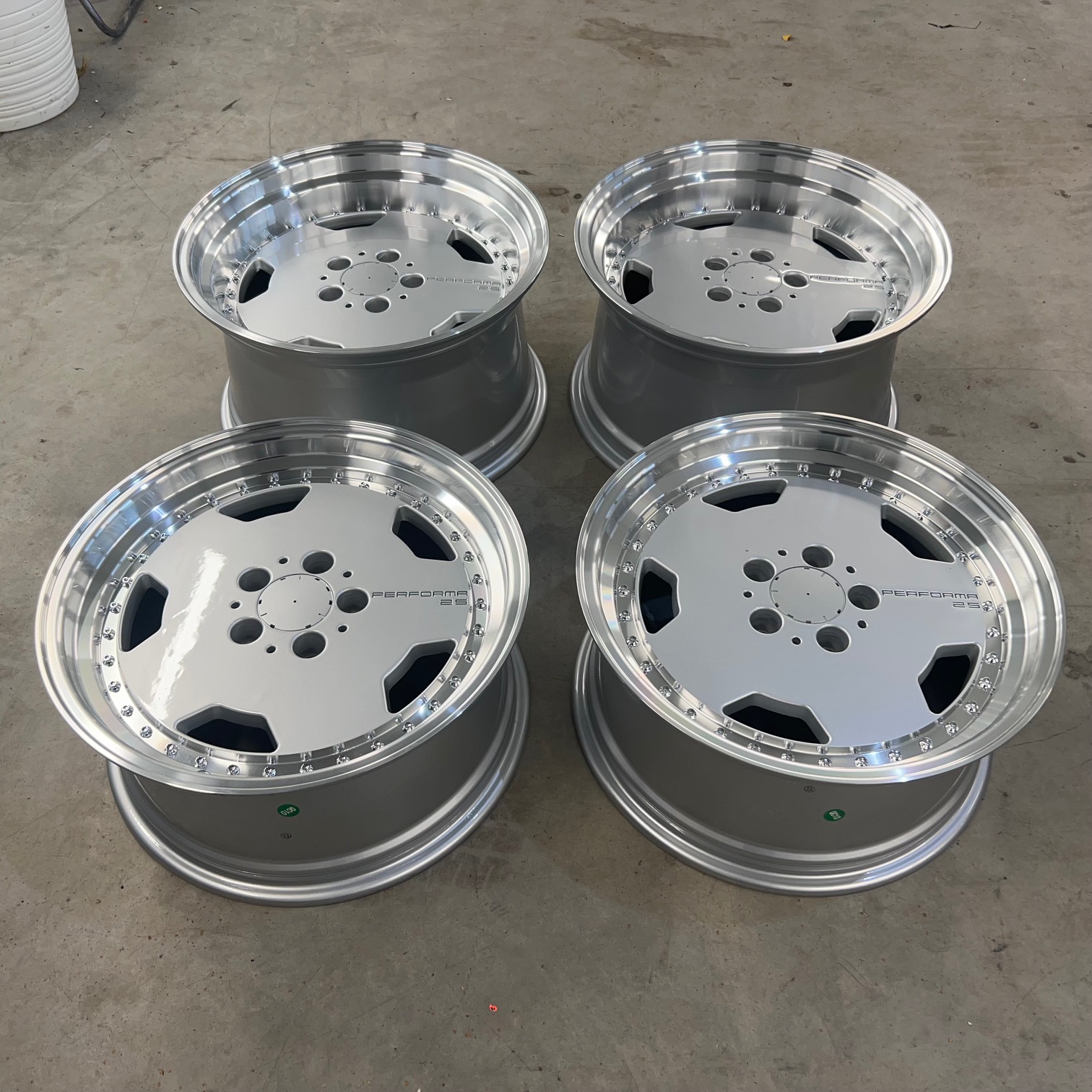 18" Perform25 5x112 - 2
