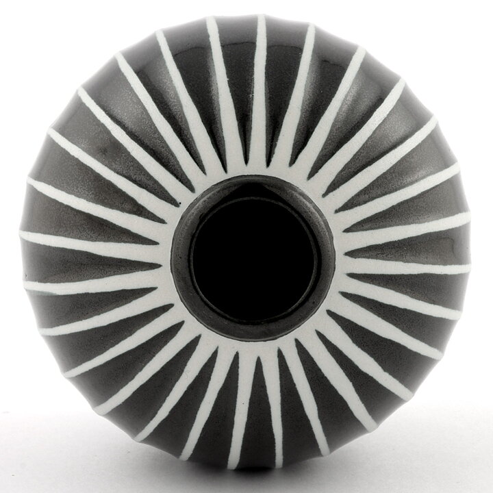 スティグ・リンドベリ　ドミノ(Domino)シリーズ  白黒の球形の花瓶  Vase 1954年 9cm (3)