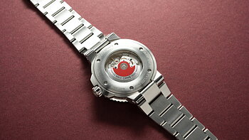 01 733 7766 4158-07 8 22 05PEB Oris Aquis Date Relief 41,5 röd