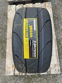 Zeknova JR500 Ultra Sport 265/35-18 semislick