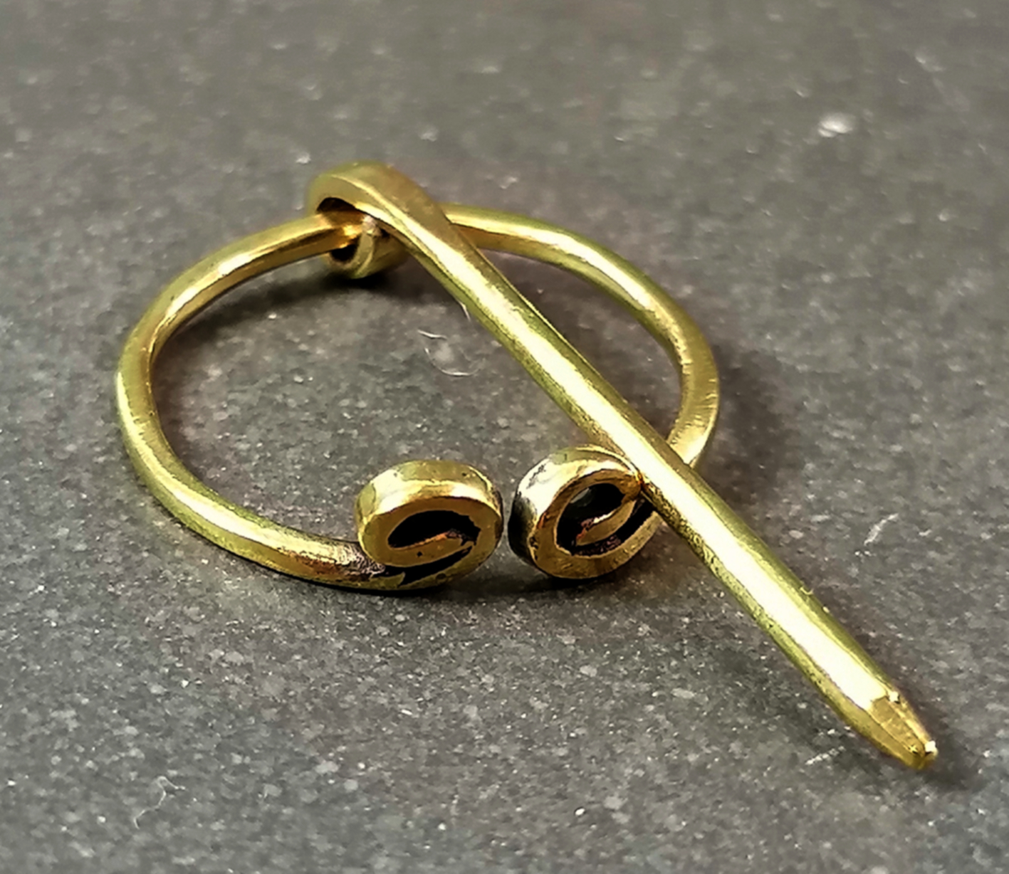 Vikingatida Ringspänne  - Slät -Liten - 2