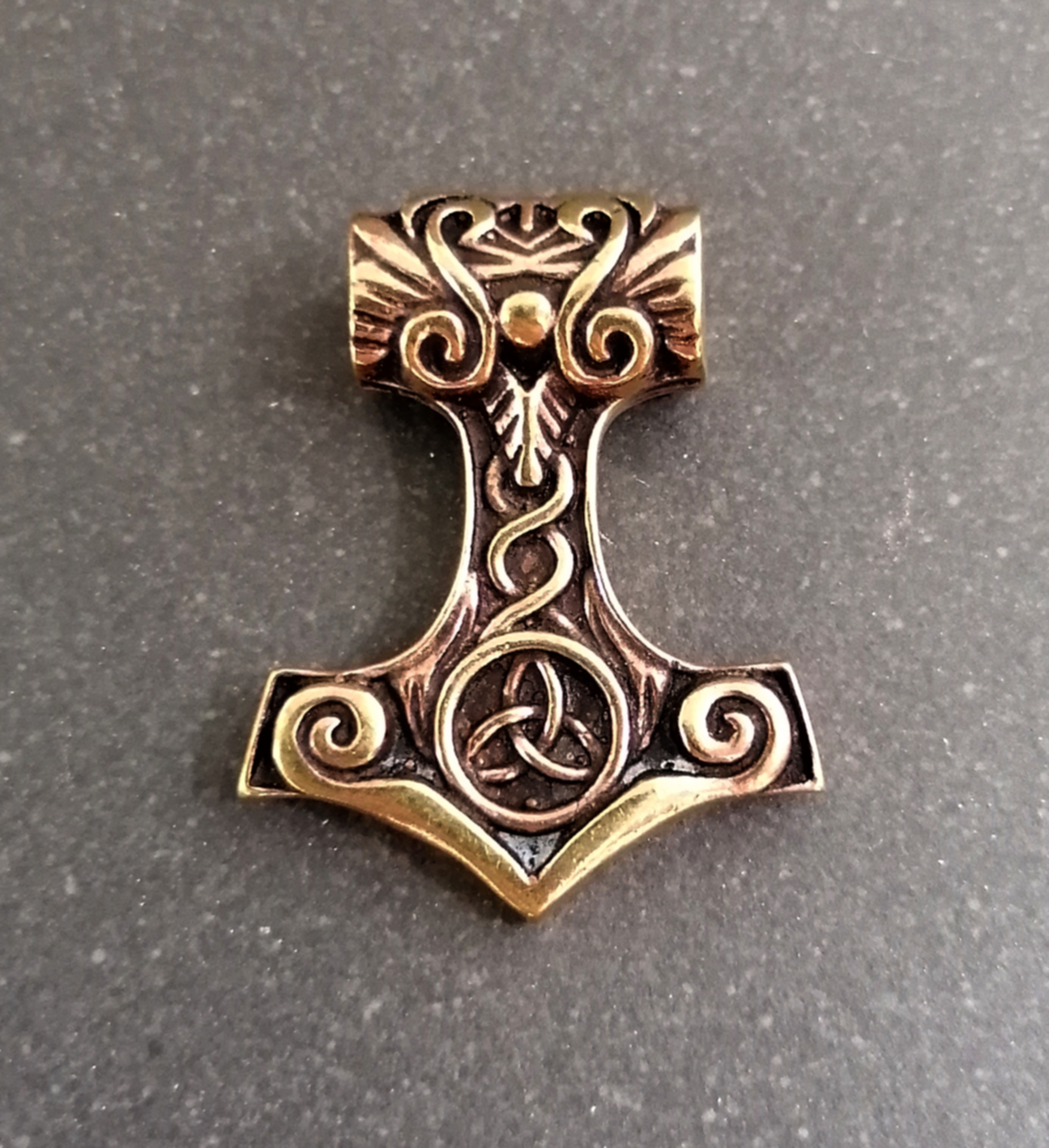 Tors hammare - Hänge i Brons - Triquetra