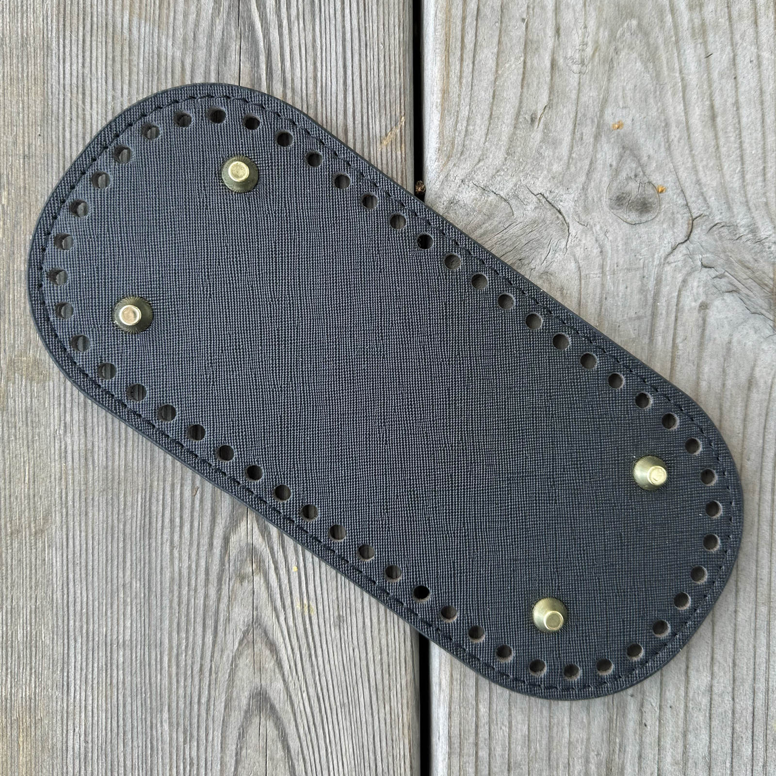 Oval väskbotten med fötter, 22x10 cm, svart