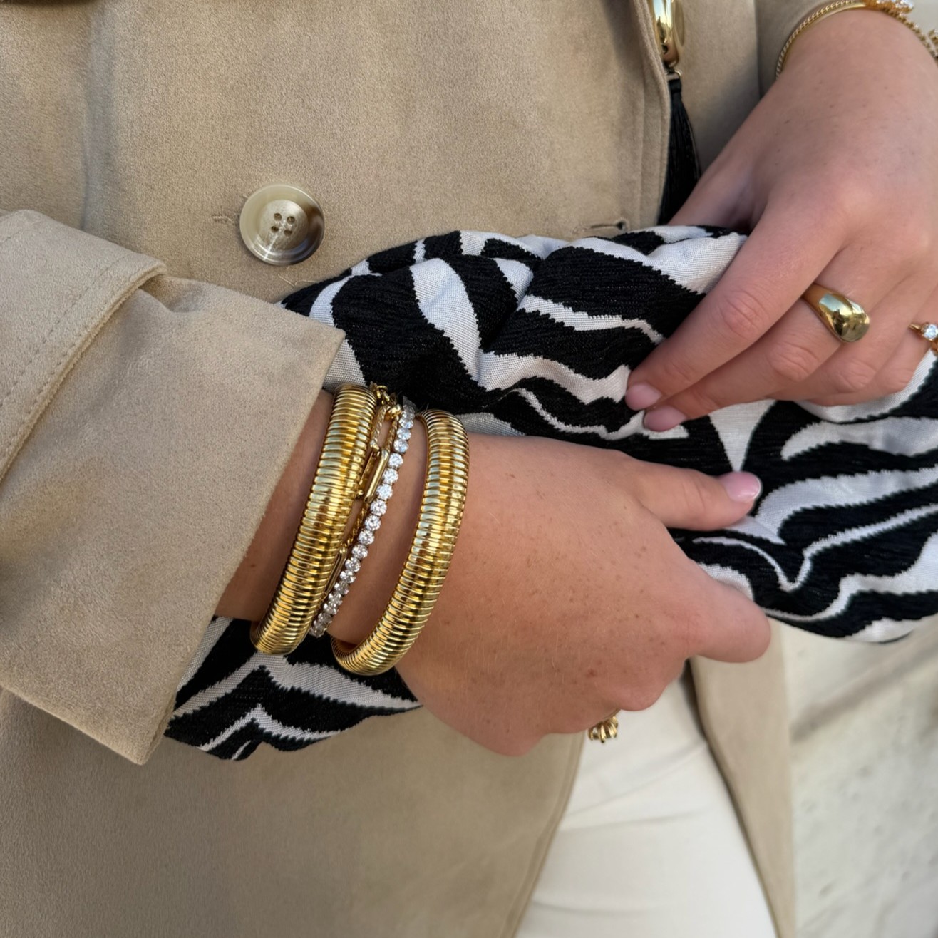 Coco bangle, small gold - 3
