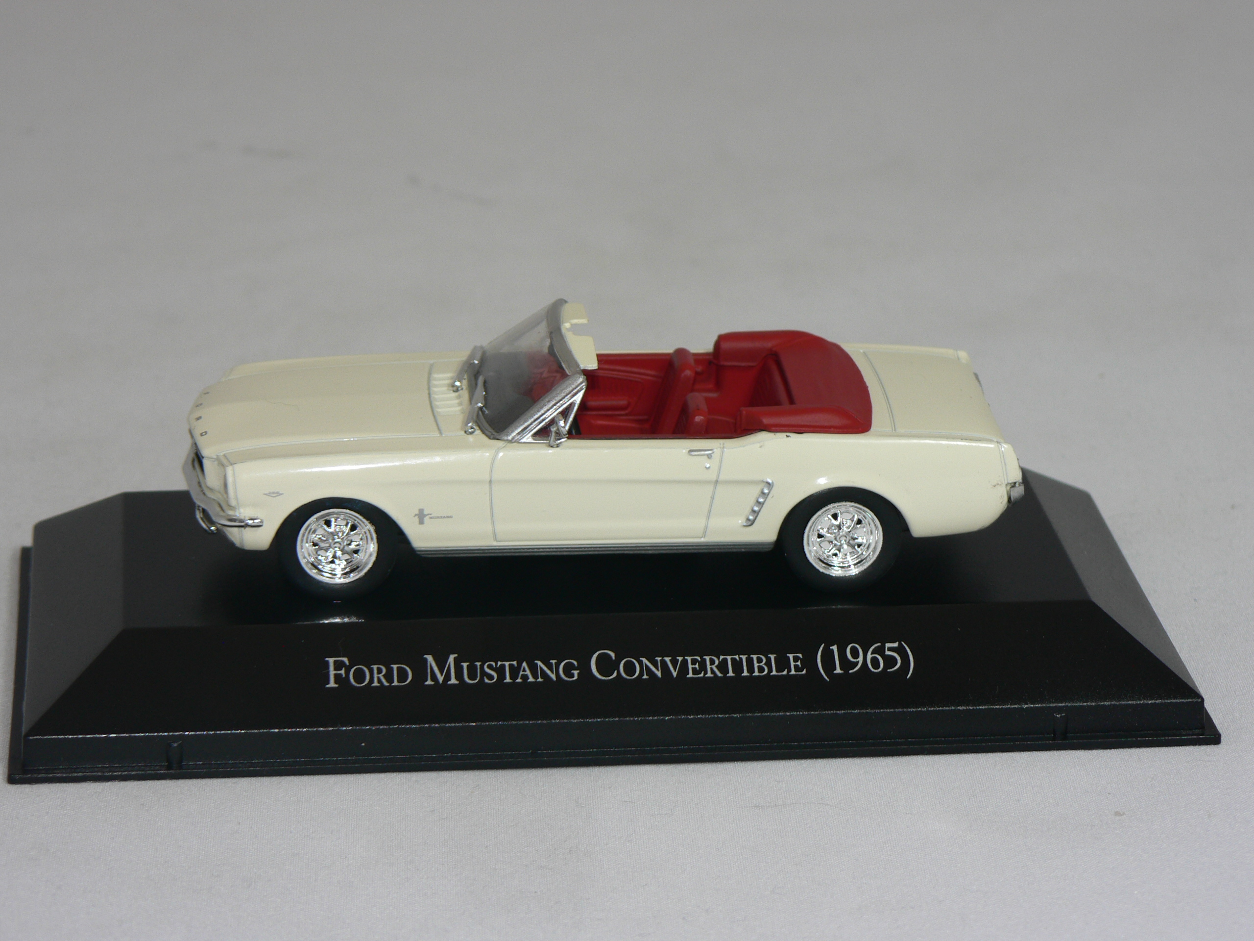 Ford Mustang  Cab  1965   1:43  Atlas - 3