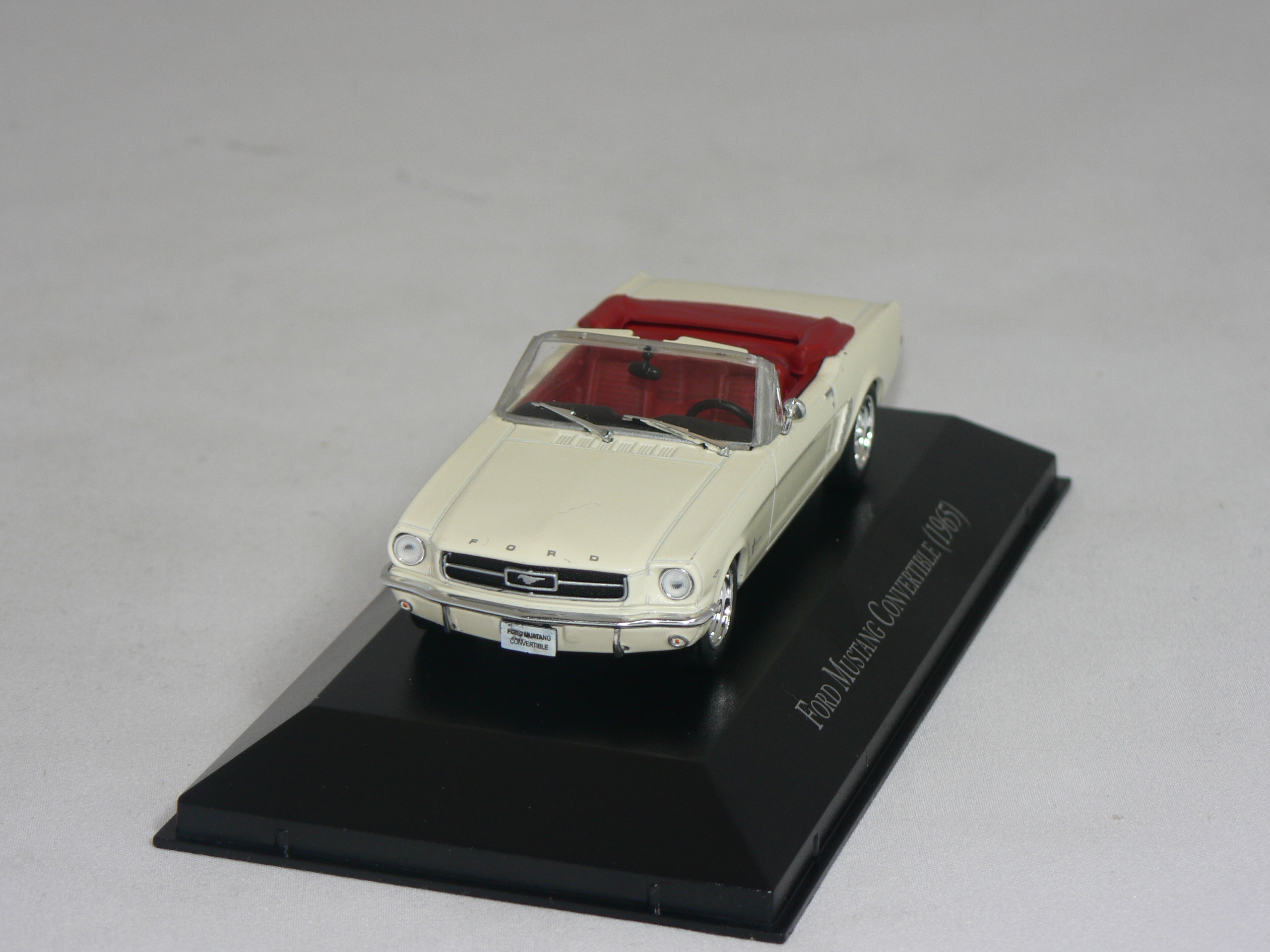 Ford Mustang  Cab  1965   1:43  Atlas