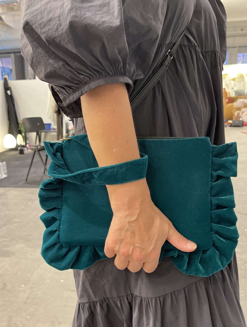 VELVET CLUTCH DREAM GREEN