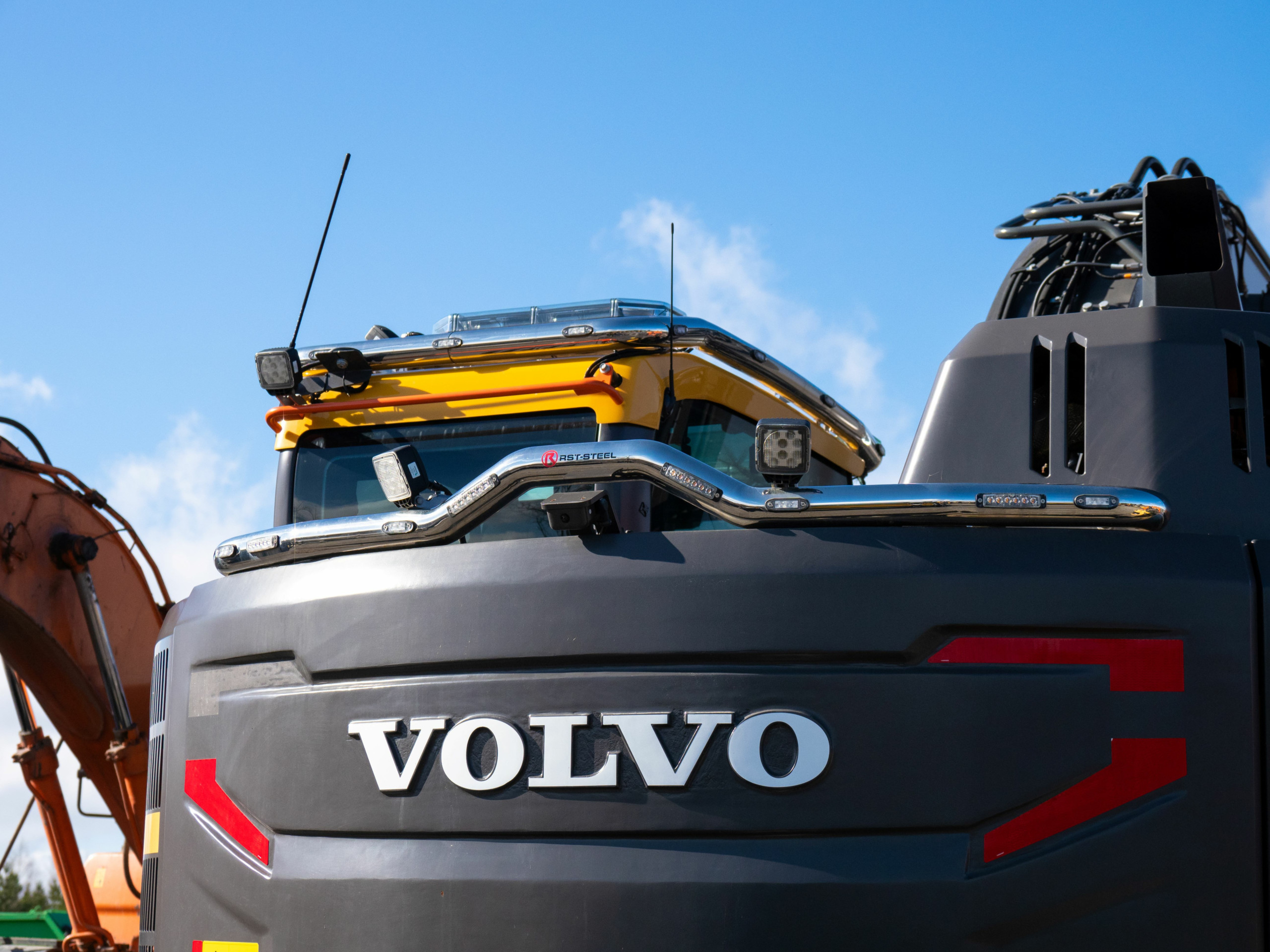Motviktsbåge Volvo ECR235EL - 5