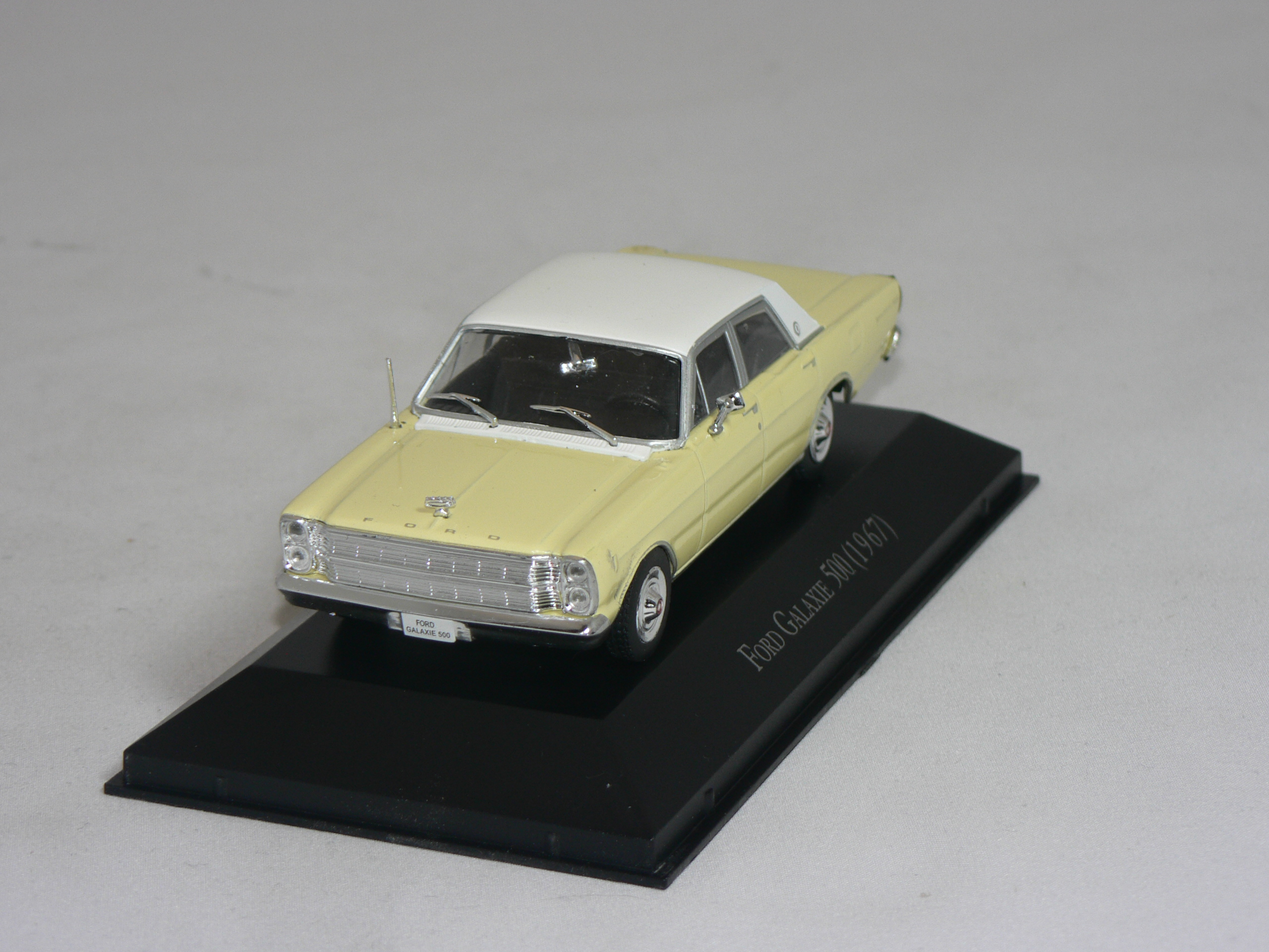 Ford Galaxie 500  1967   1:43  Atlas
