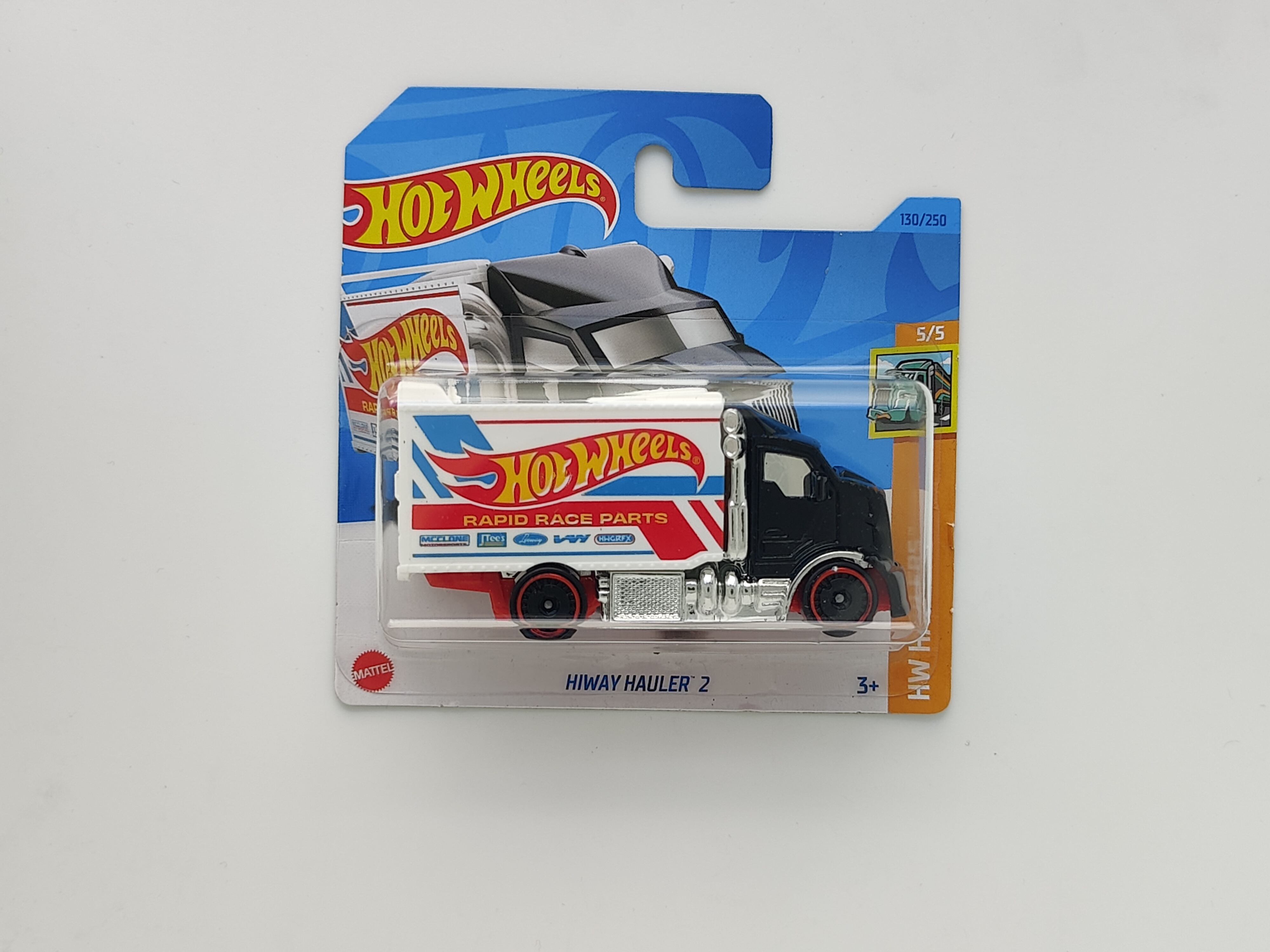 hot wheels HKH27 hiway hauler 2