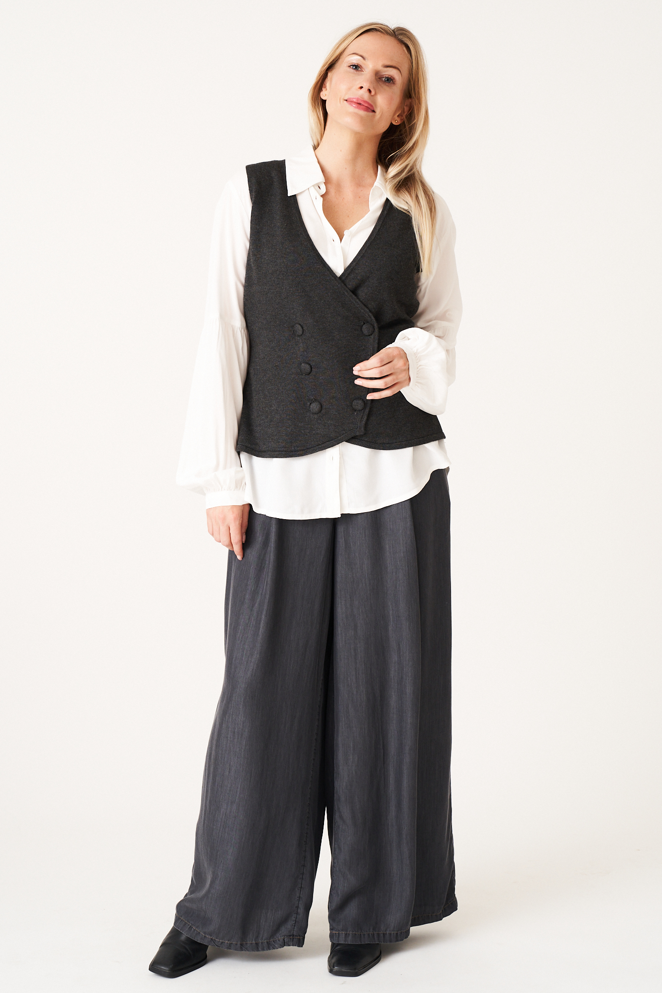 Nicole waiscoat  skiffer