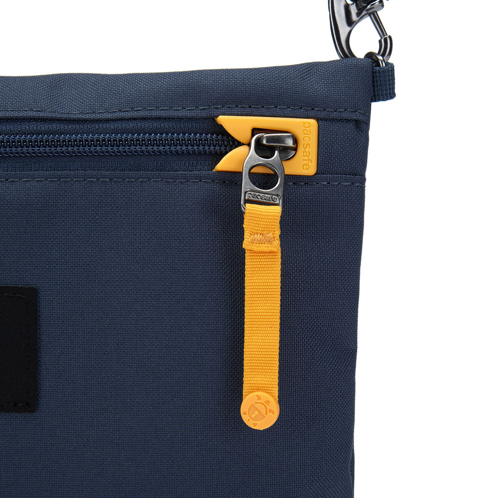 Liten stöldsäker väska - PACSAFE Go Anti-Theft Crossbody Pouch Costal Blue - 6