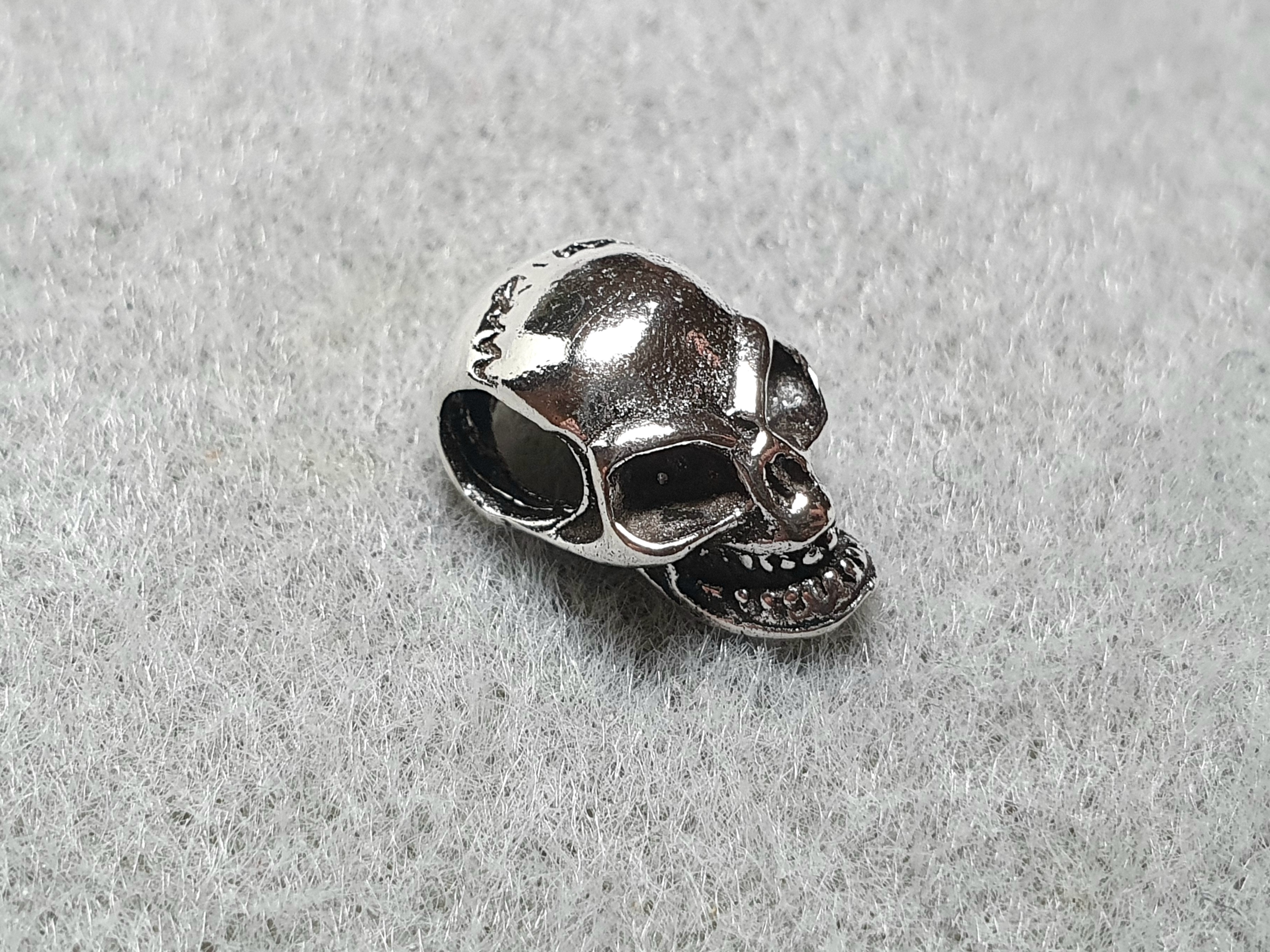 Döskalle hänge 15mm med genomgående hål , 925-silver - 2