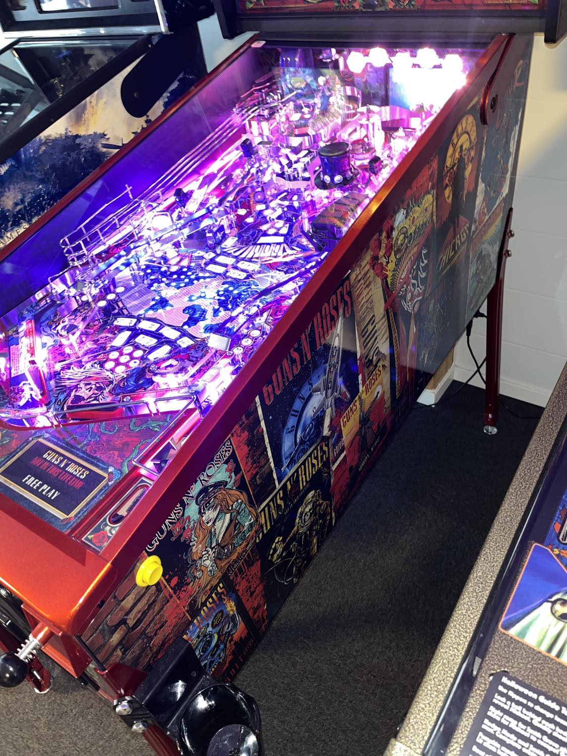 Guns N Roses Limited Edition Jersey Jack Pinball (Showroom exemplar