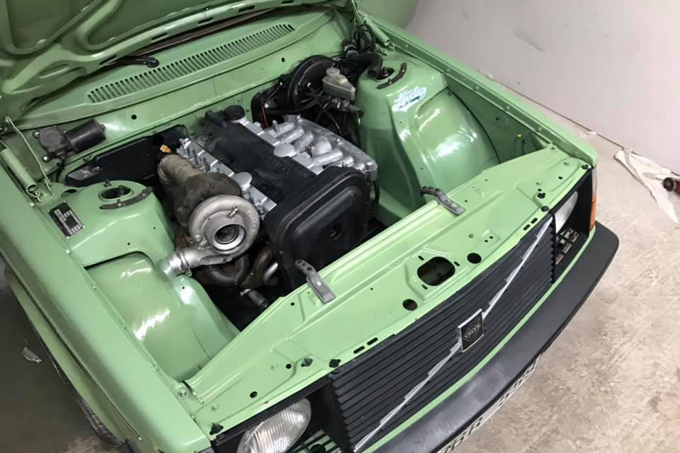Motorfäste Volvo 240 - 5-6cyl vitmotor std lutning - 2