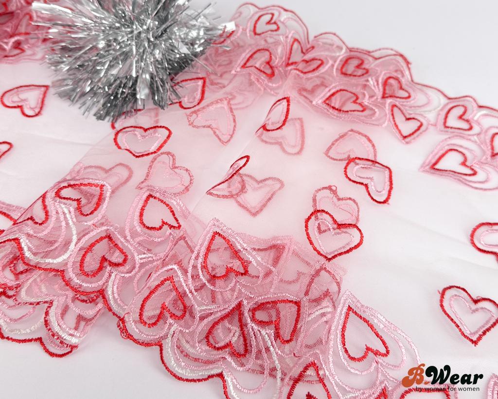 Non-stretch lace in white with pink hearts - 22 cm