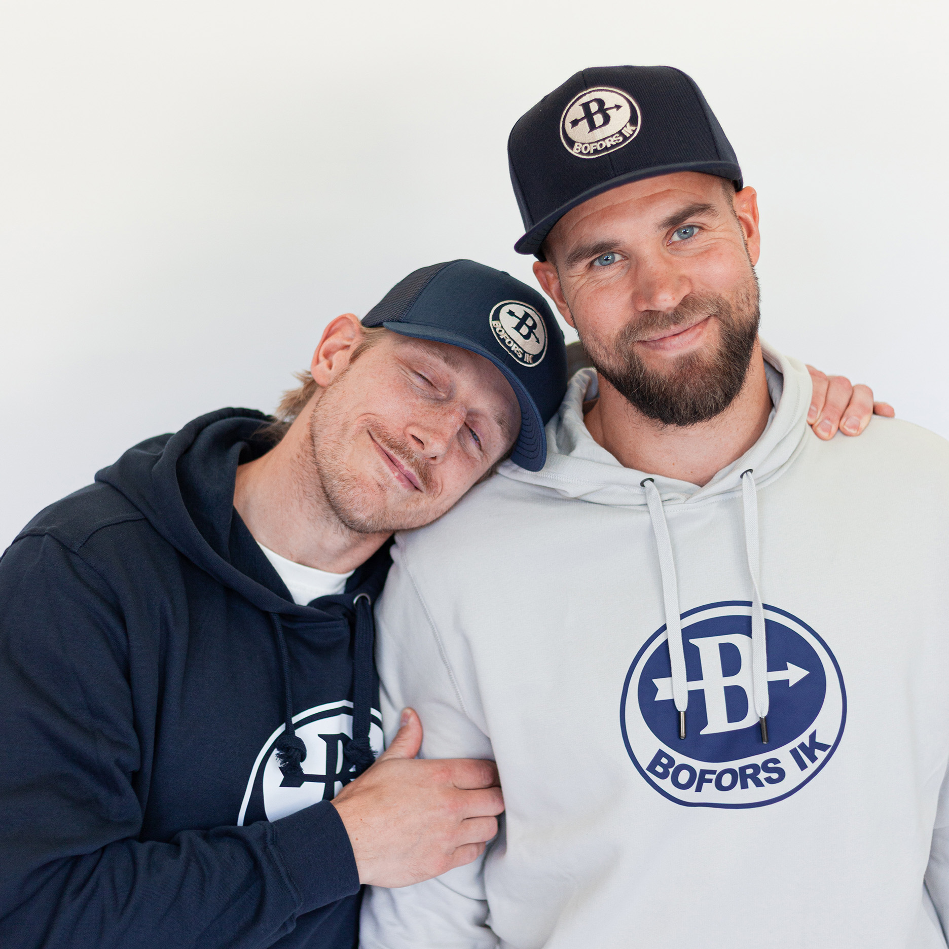 Beige Hood med RETRO tryck - 2