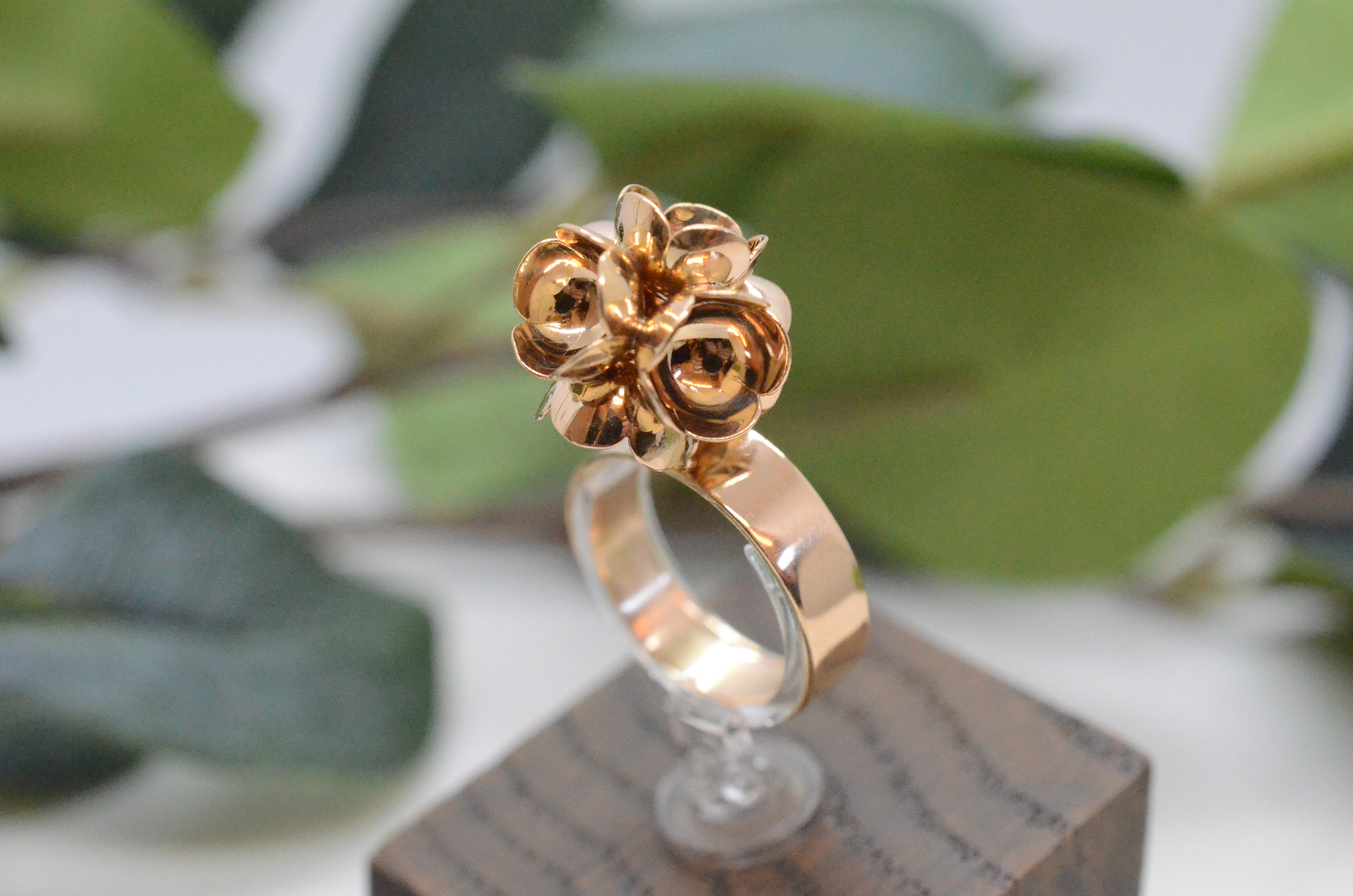 Vintage ring 18k ring design attributed Lisa Vitali