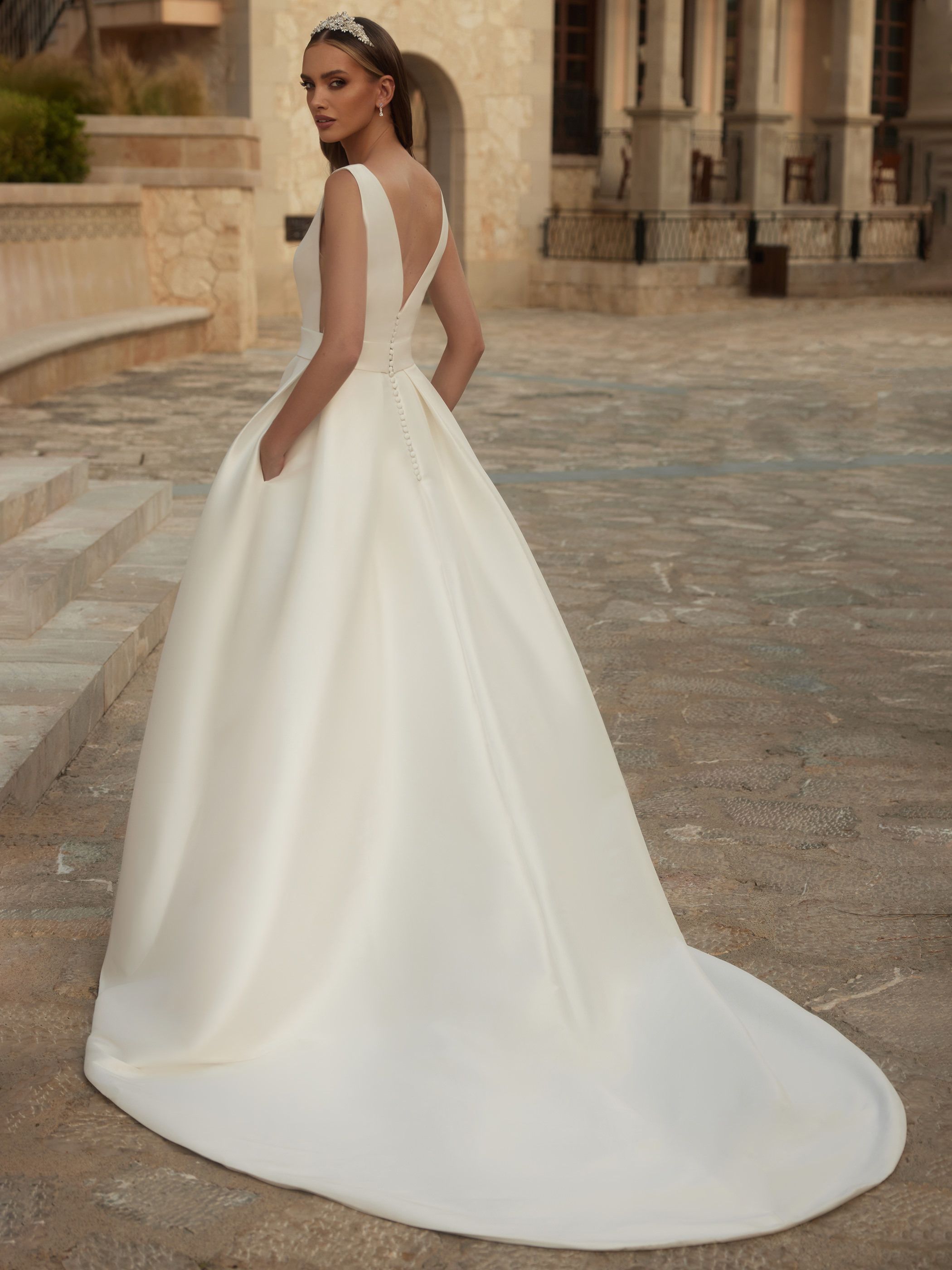 Bianco Evento Limited edition Opal - 3